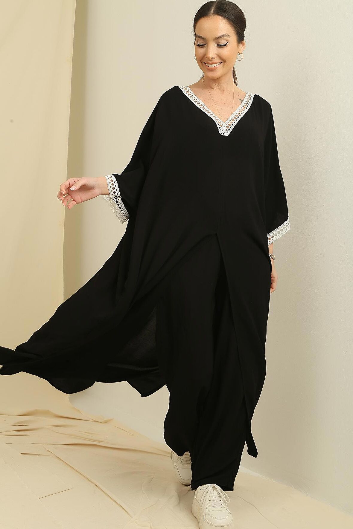 Dantel Detaylı Cepli Uzun Tunik Beli Lastikli Pantolon Oversize 2'li Viskon Takım