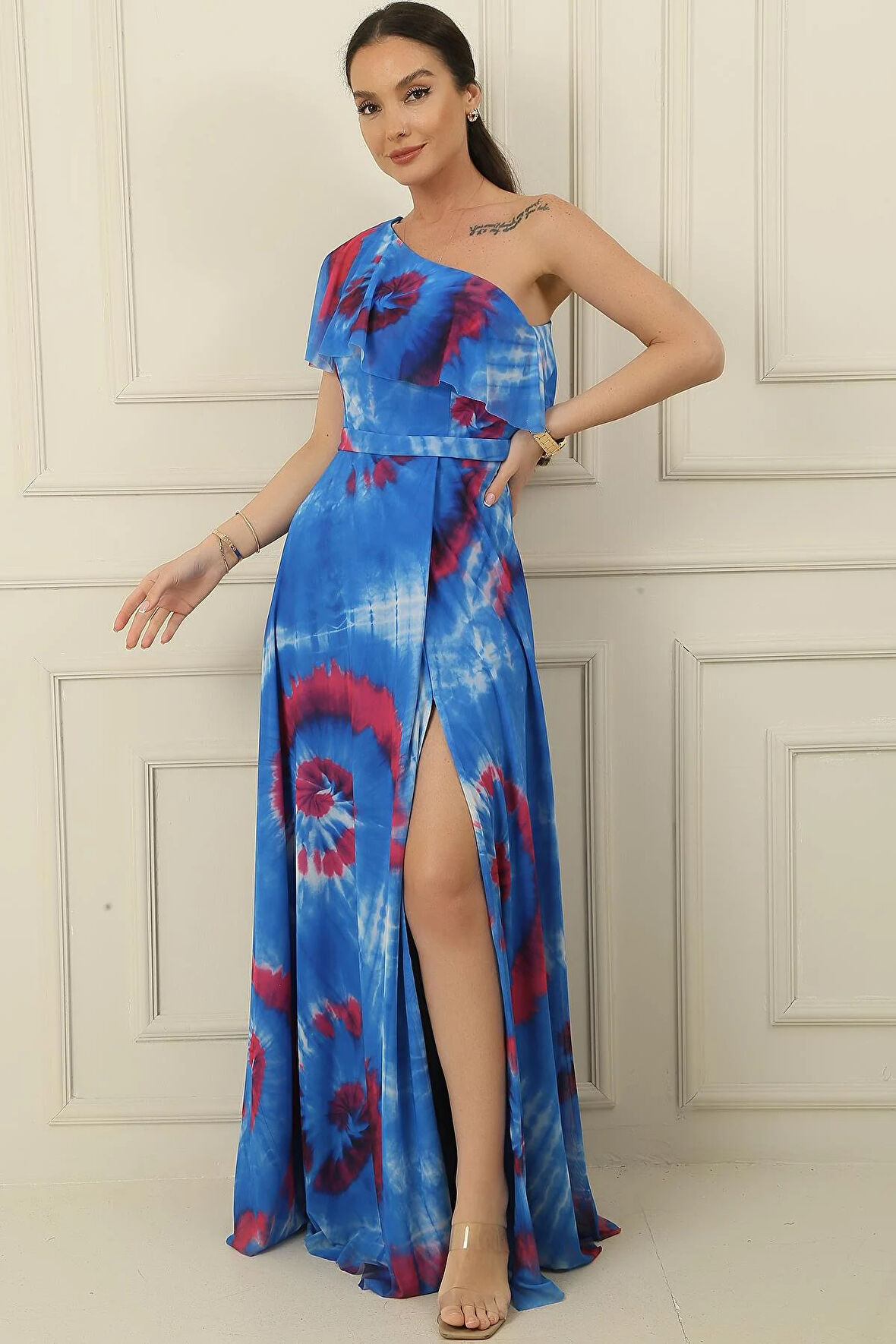 Tek Omuz Astarlı Yırtmaçlı Empirme Uzun Şifon Elbise