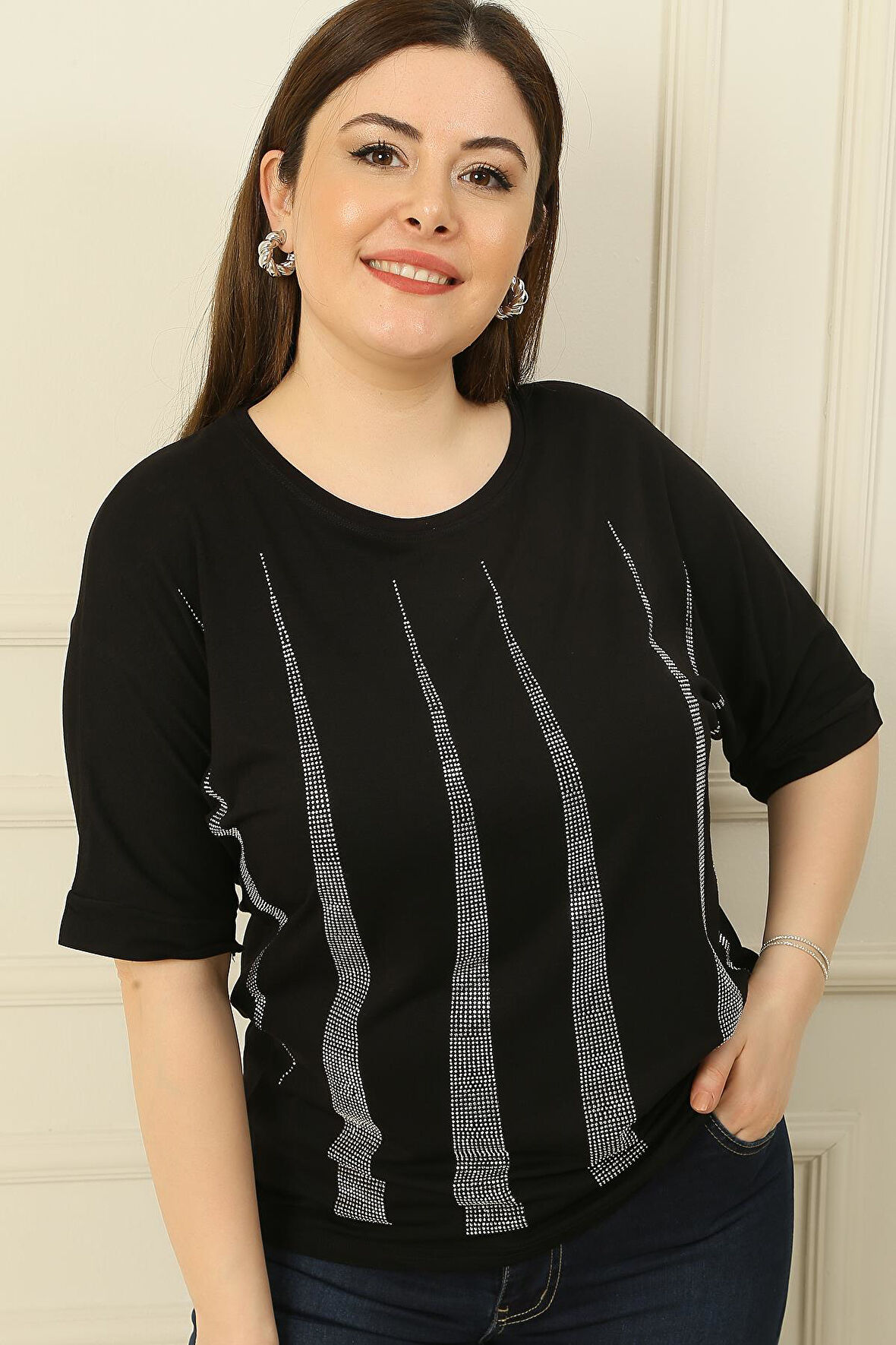 Piramit Taşlı Kısa Kollu Büyük Beden Bluz