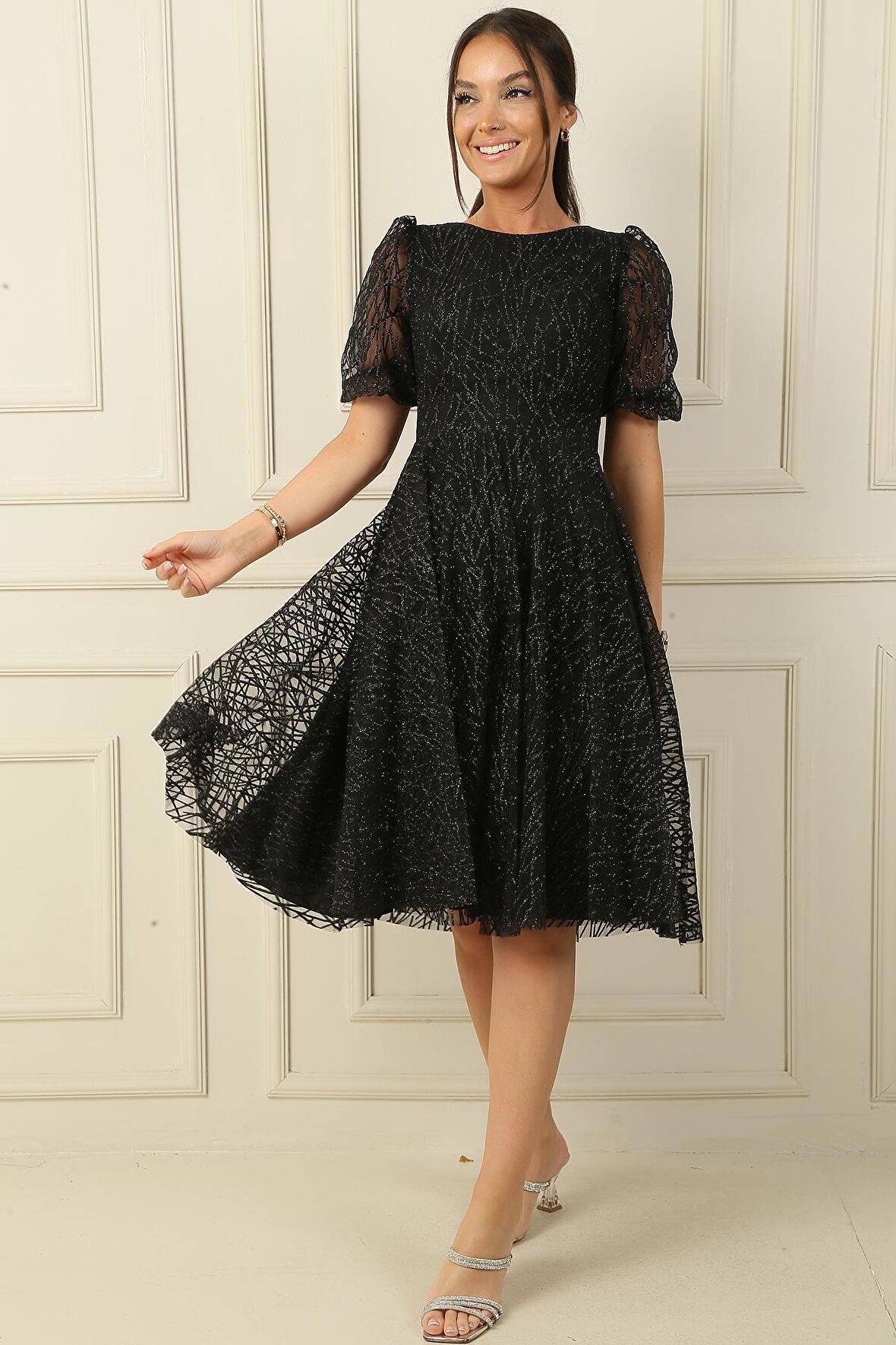 Yarım Balon Kol Astarlı Flok Baskı Kısa Abiye Elbise