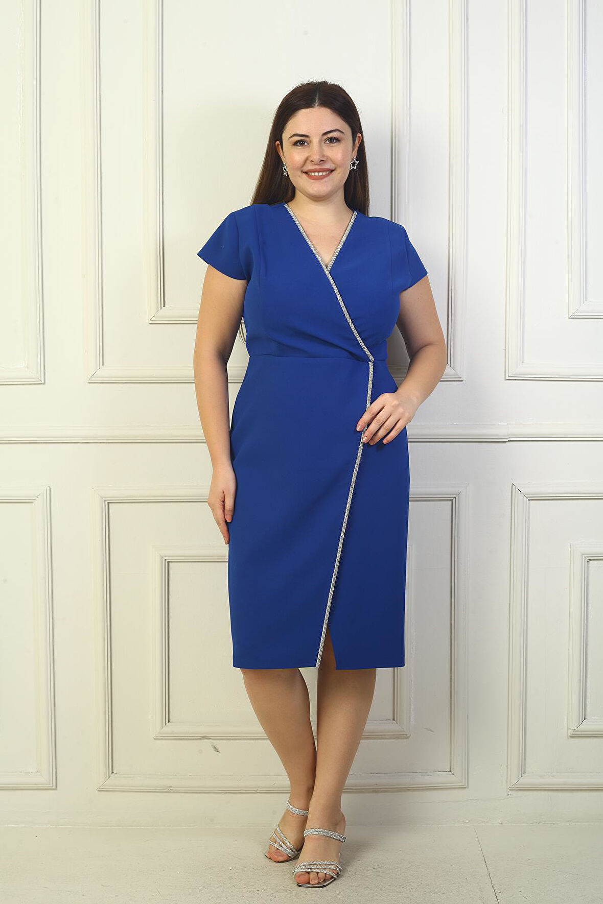 Kadın Kruvaze Yaka Yarım Ay Kollu Taş Detaylı Önü Yırtmaçlı B.B. Elbise