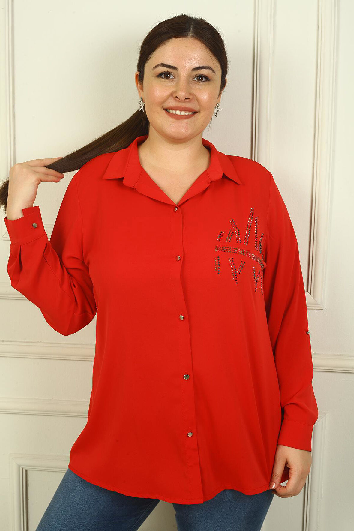 Kadın Kol Katlamalı Taş Detaylı Krep Saten Büyük Beden Gömlek