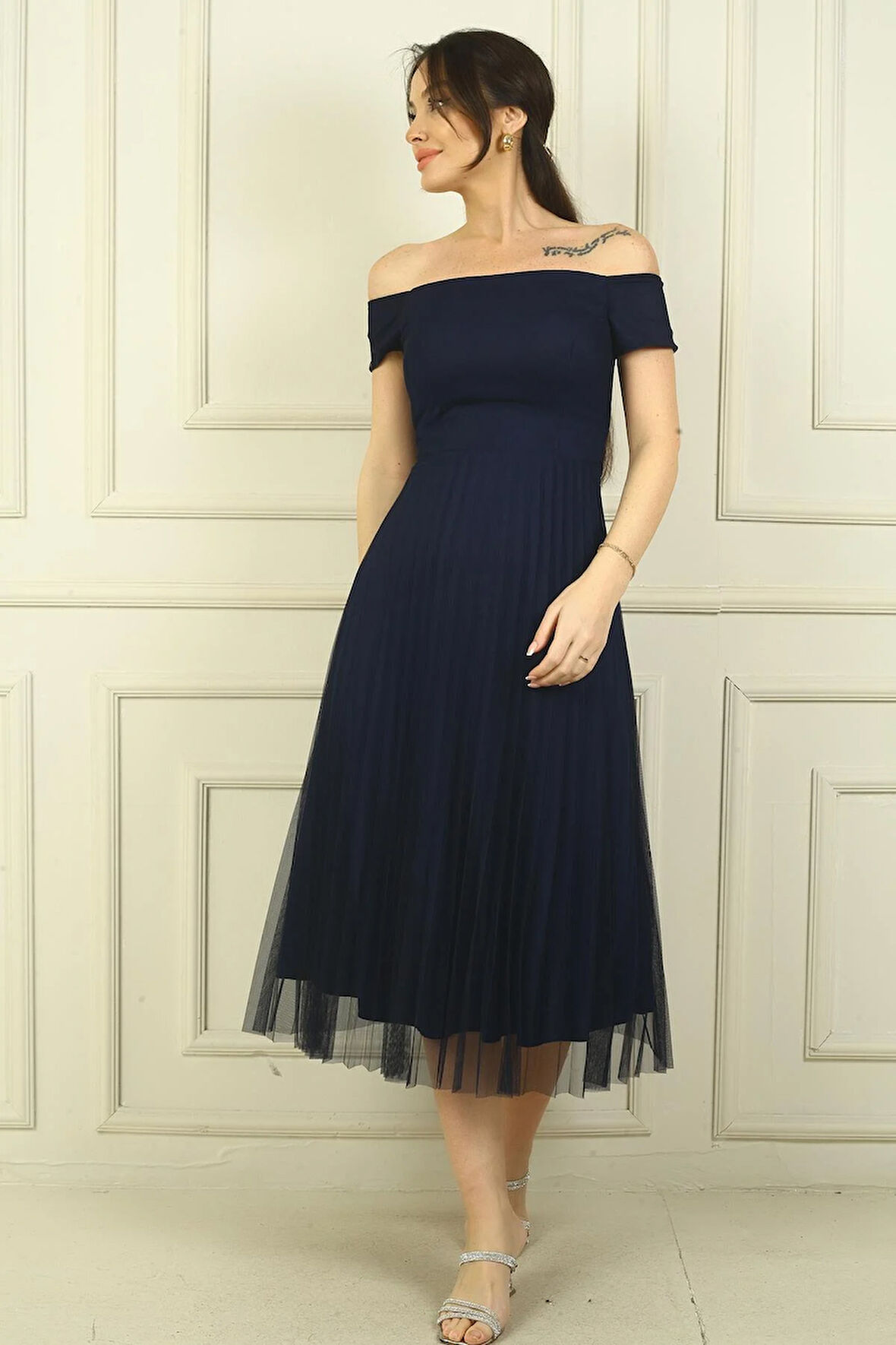 Madonna Yaka Astarlı Eteği Şifon Pilisoley Elbise