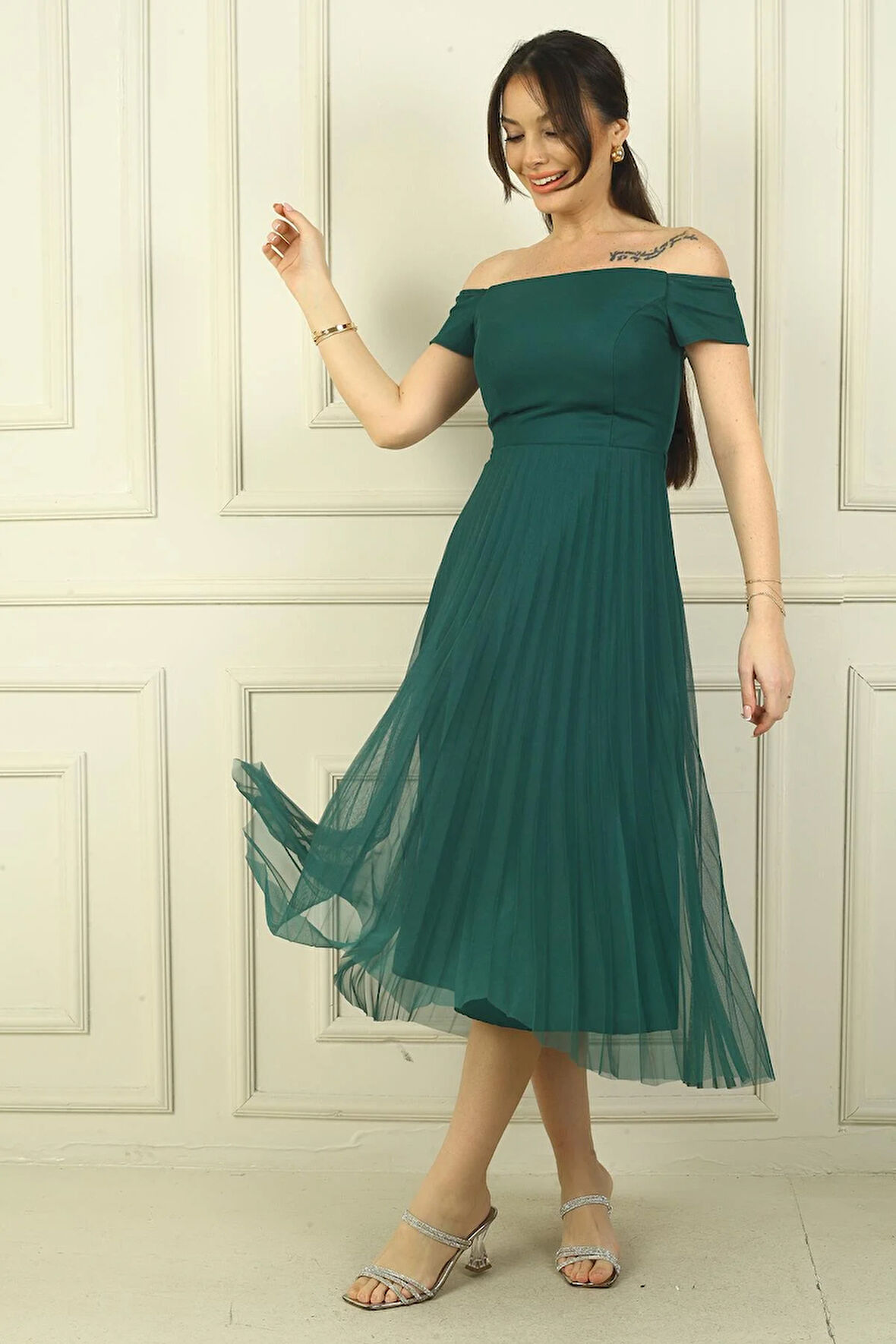 Madonna Yaka Astarlı Eteği Şifon Pilisoley Elbise