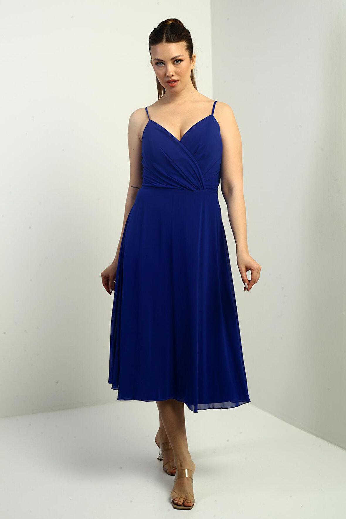 Kadın İp Askılı Kruvaze Yaka Astarlı Arkası Bağcıklı Kloş Şifon Elbise