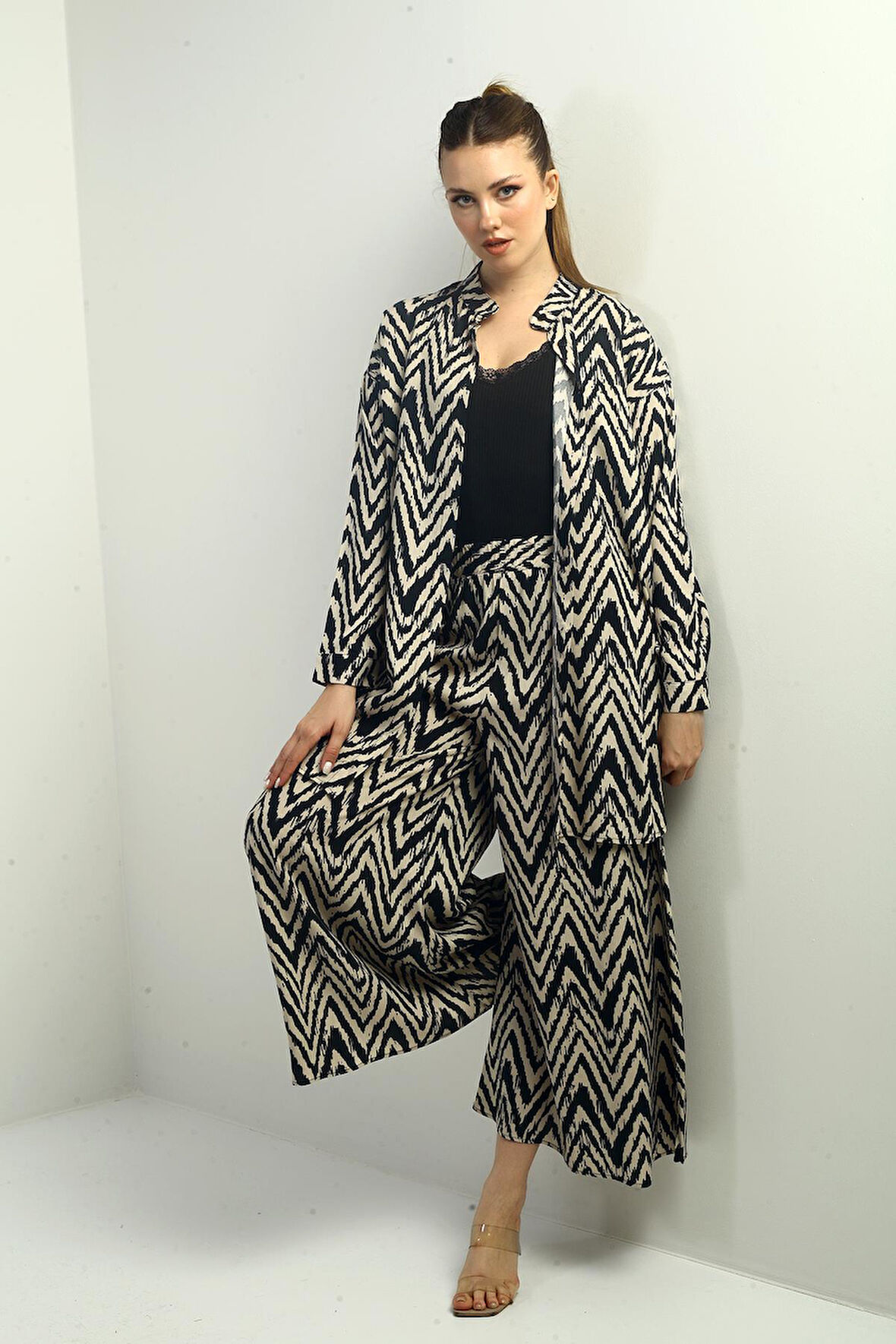 Kadın  Yanları Yırtmaçlı Tunik Gömlek Beli Lastikli Palazzo Pantoln Zigzag Desen Oversize 2'li Takım