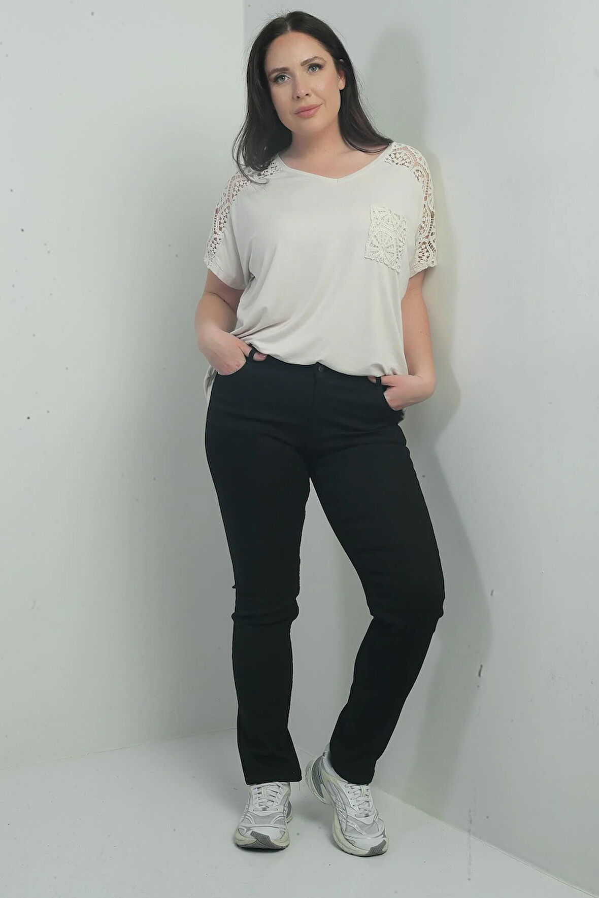 Kadın Yüksek Bel Boru Paça Büyük Beden Likralı Kot Pantolon