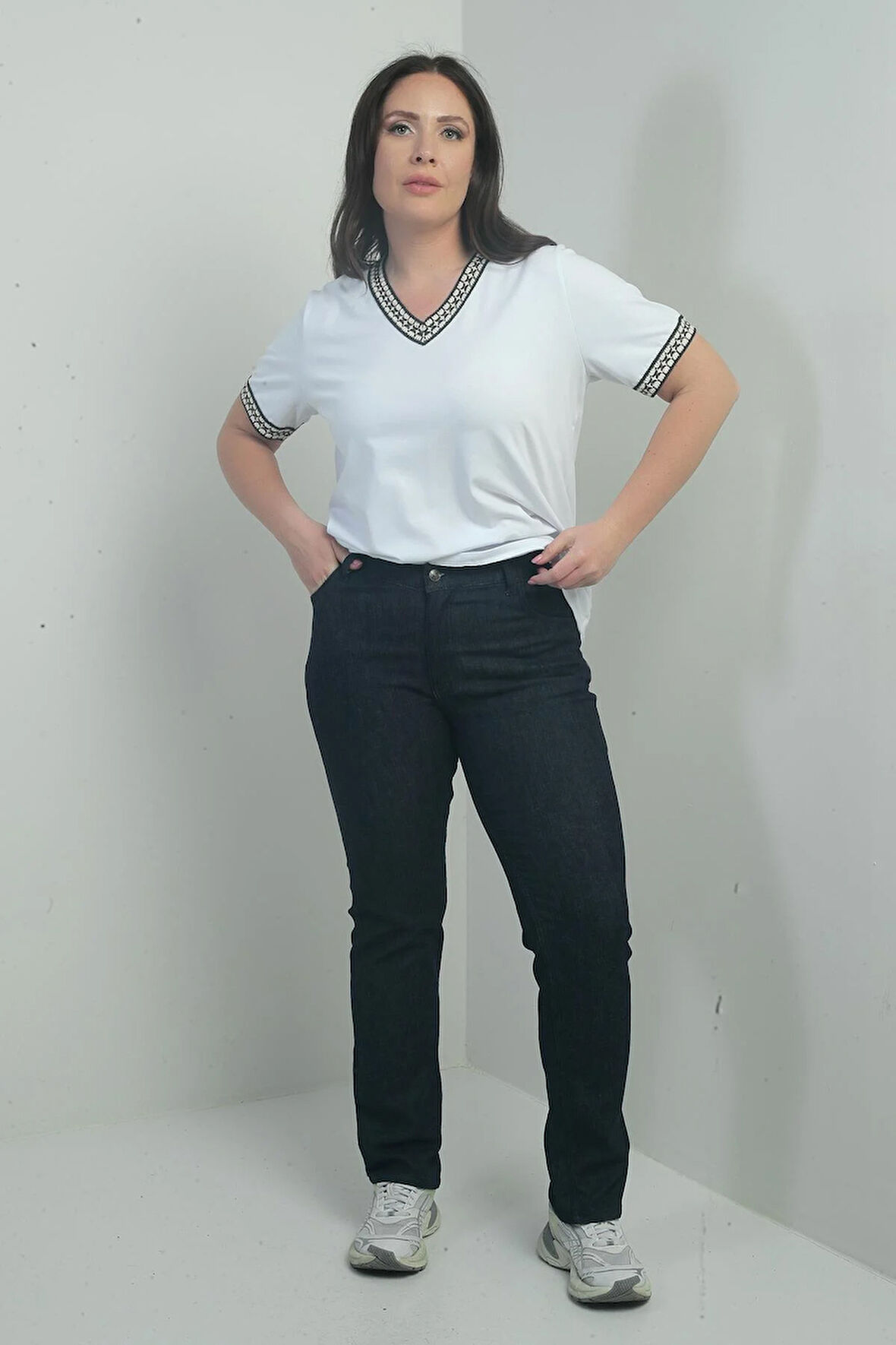 Kadın Yüksek Bel Boru Paça Likralı Büyük Beden Kot Pantolon