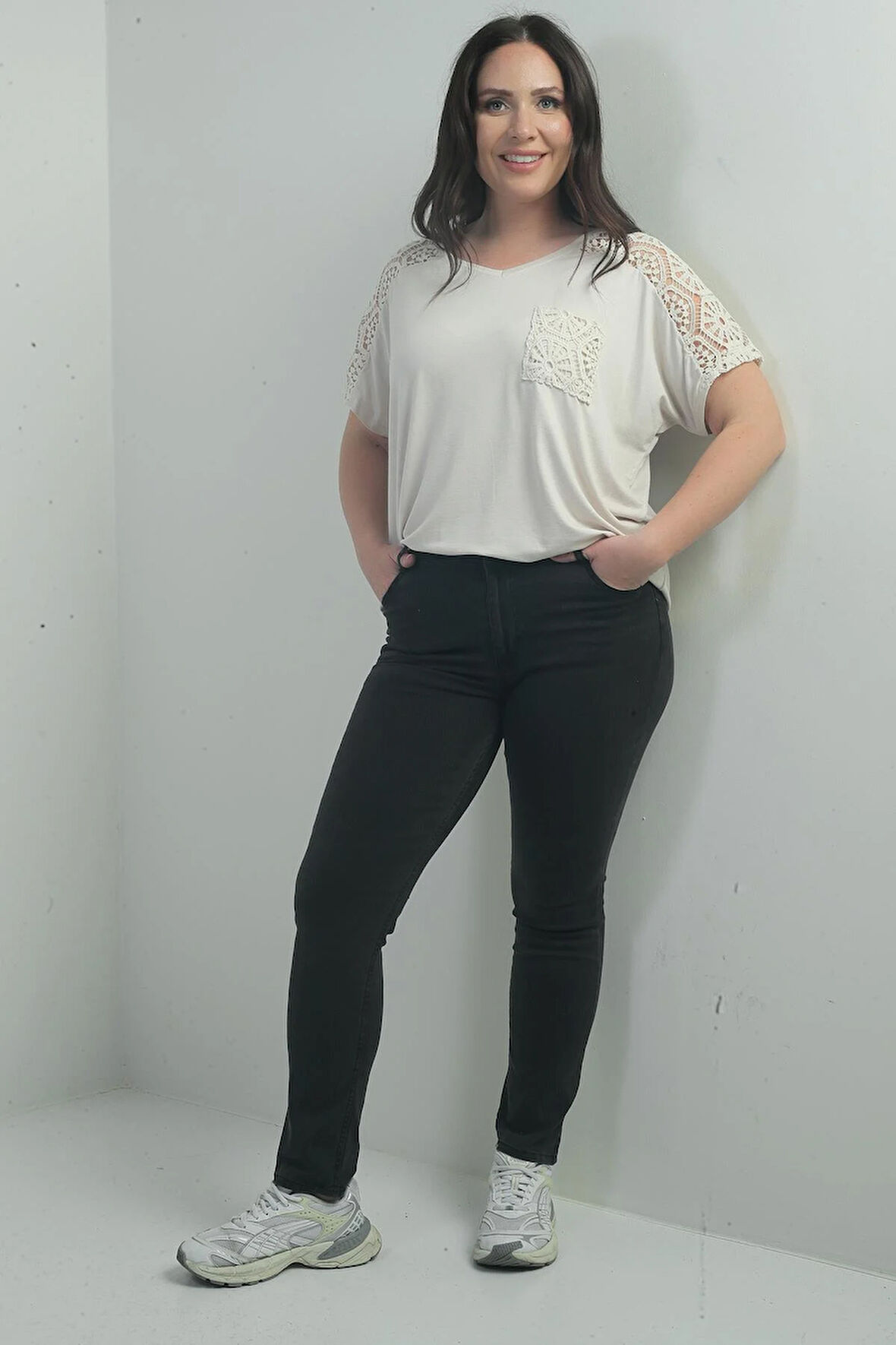 Kadın Yüksek Bel Boru Paça Likralı Büyük Beden Kot Pantolon