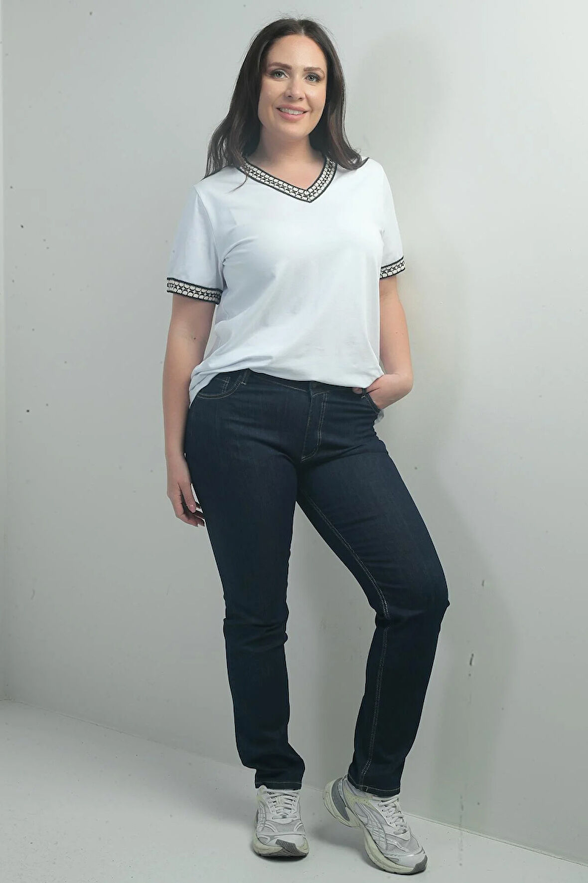 Kadın Yüksek Bel Boru Paça Büyük Beden Taşlanmış Kot Pantolon