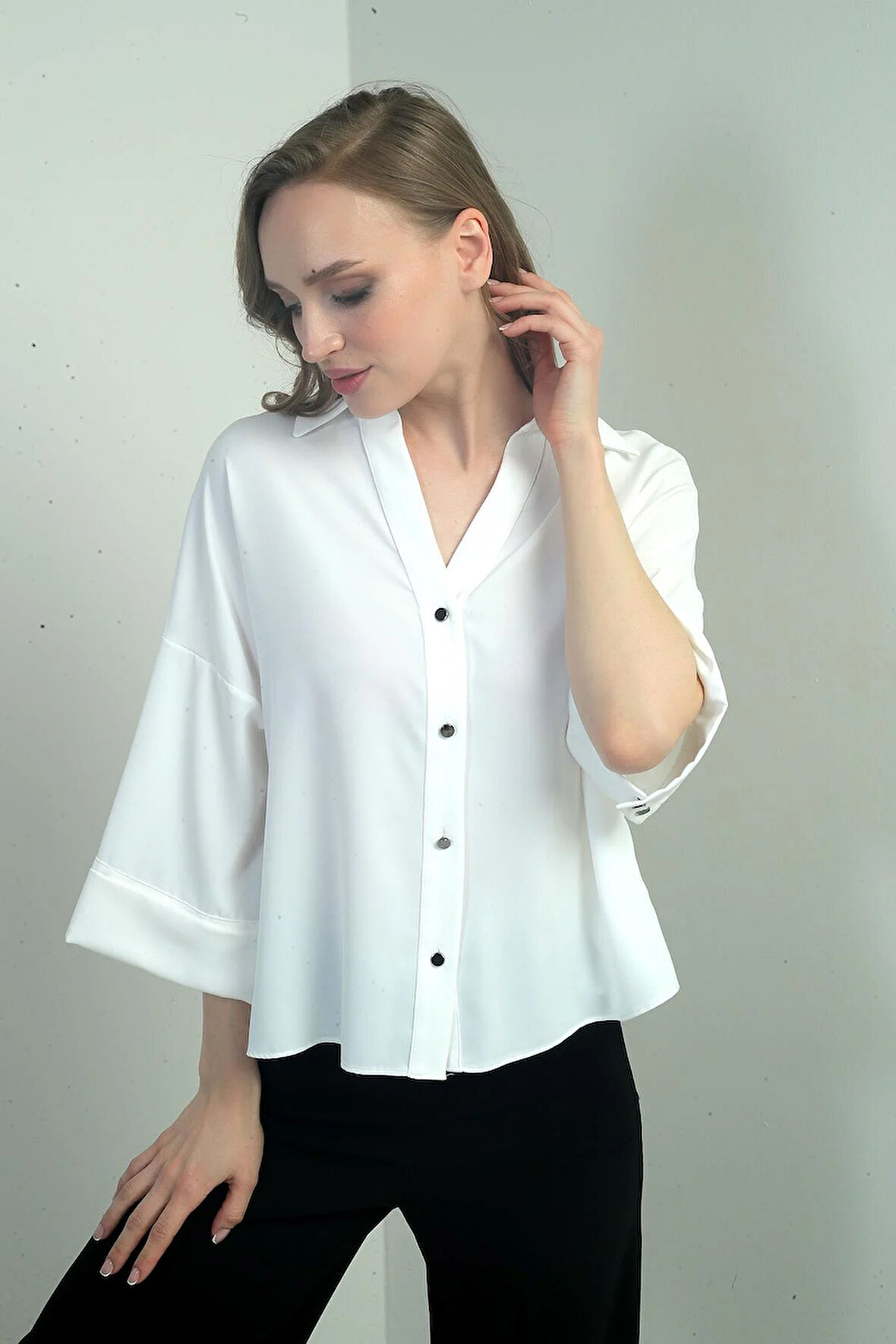 Kadın Polo Yaka Yarım Duble Kollu Arkası Körüklü Krep Saten Bluz