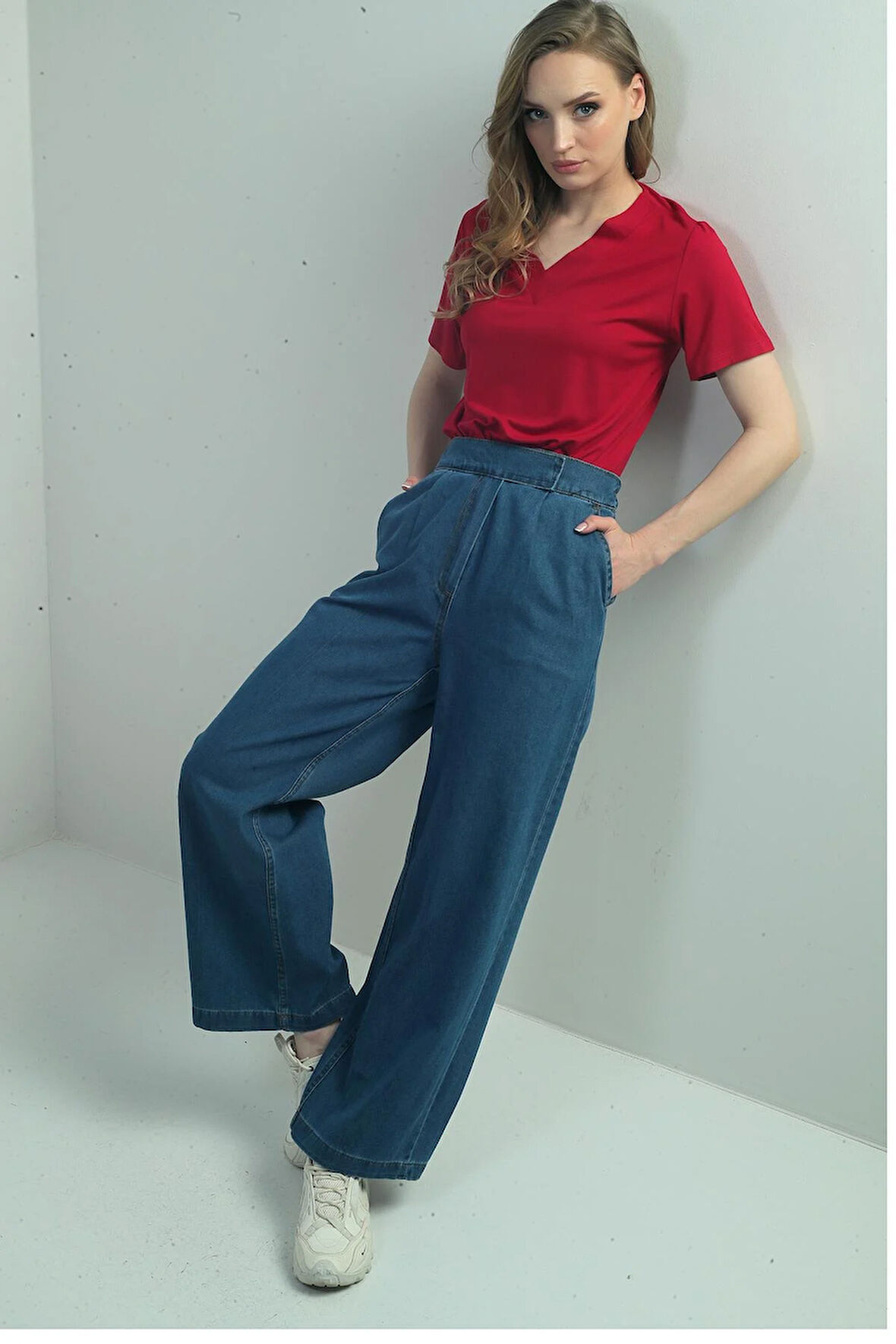 Kadın Beli Lastikli Ve Cırtlı Yandan Cepli Bol Paça Kot Pantolon