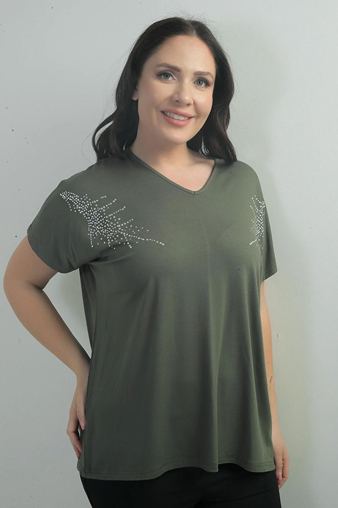 Kadın Omuzu Taş Baskılı V Yaka Yarasa Kol B.B. Bluz