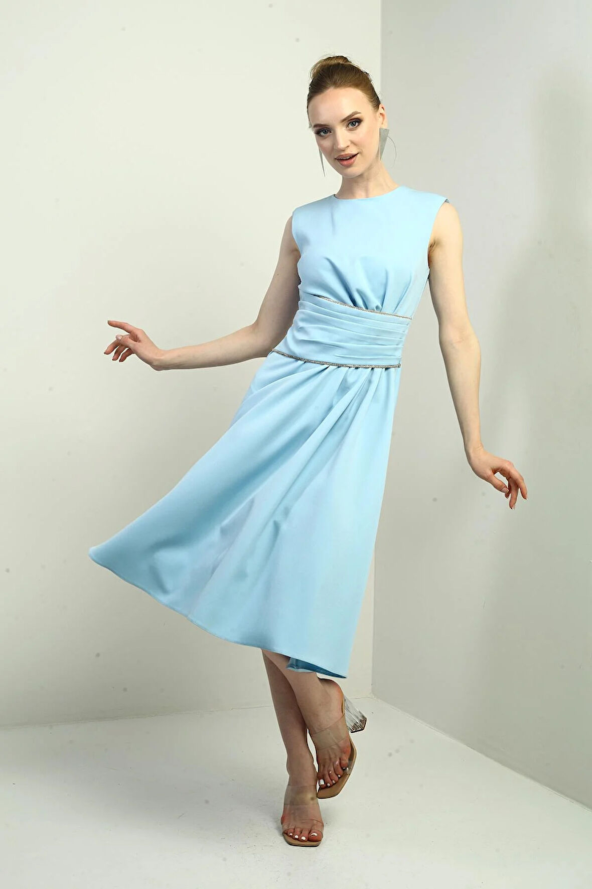 Kadın Beli Taş Detaylı Drapeli Kloş Midi Krep Elbise