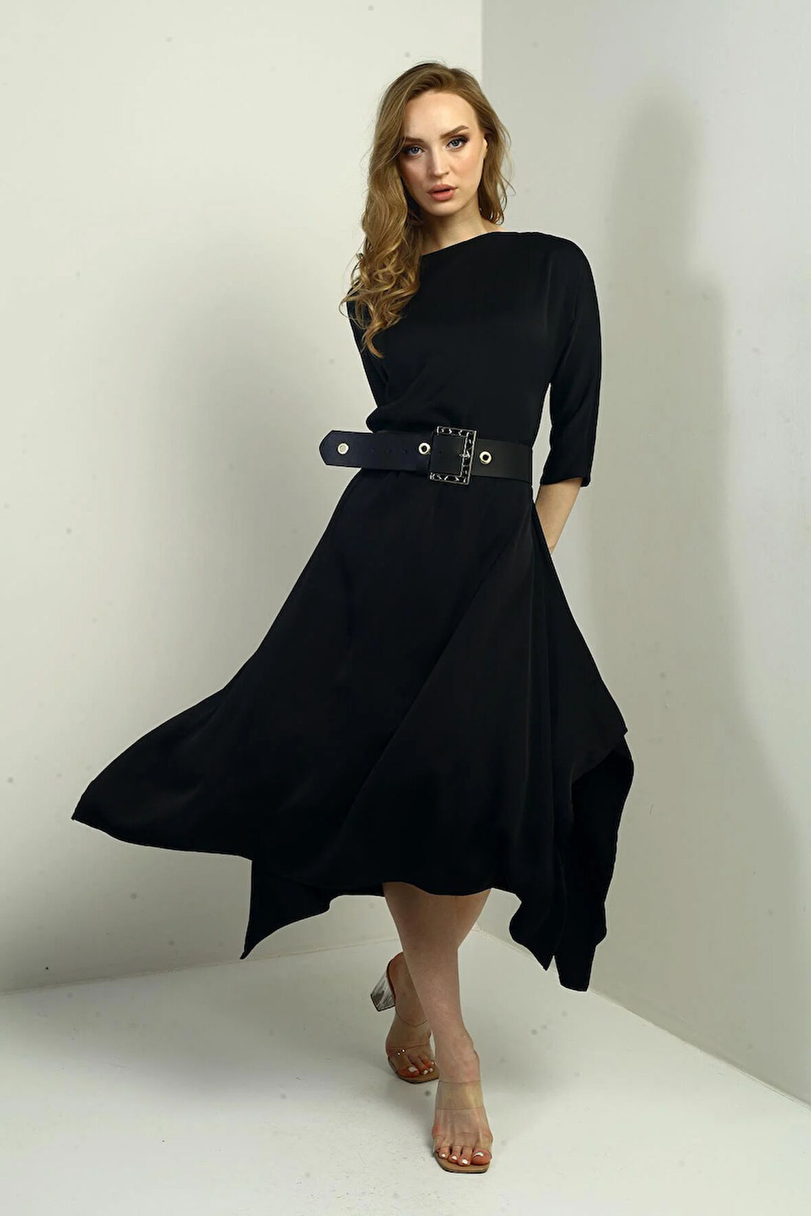 Kadın Çeyrek Kollu Beli Kemerli Asimetrik Krep Saten Midi Elbise