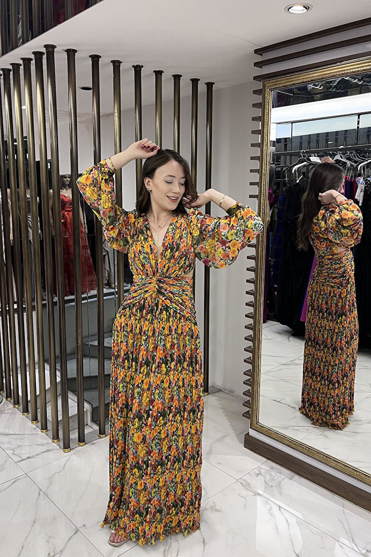 Kadın V Yaka Astarlı Çiçek Desenli Komple Pileli Şifon Uzun Elbise