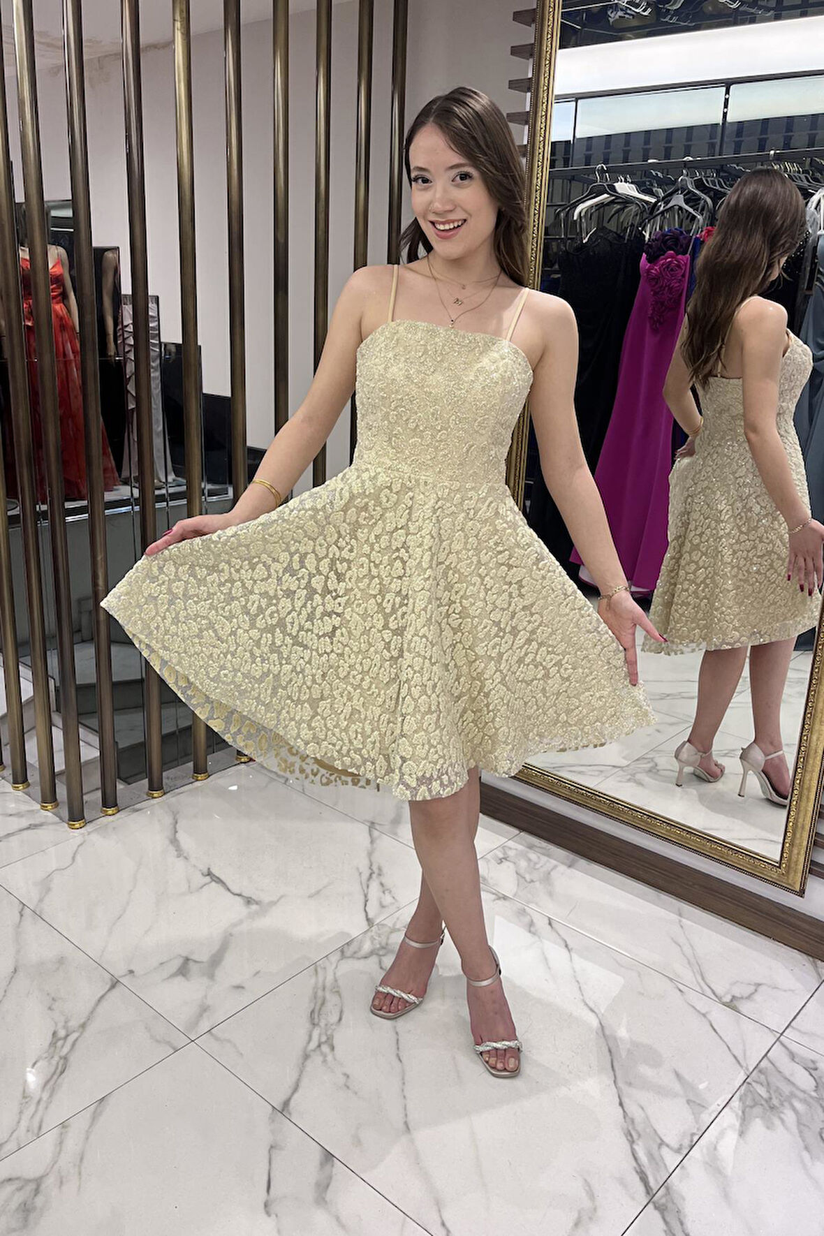 Kadın İp Askılı Astarlı Sim Flok Baskılı Kısa Kloş Elbise