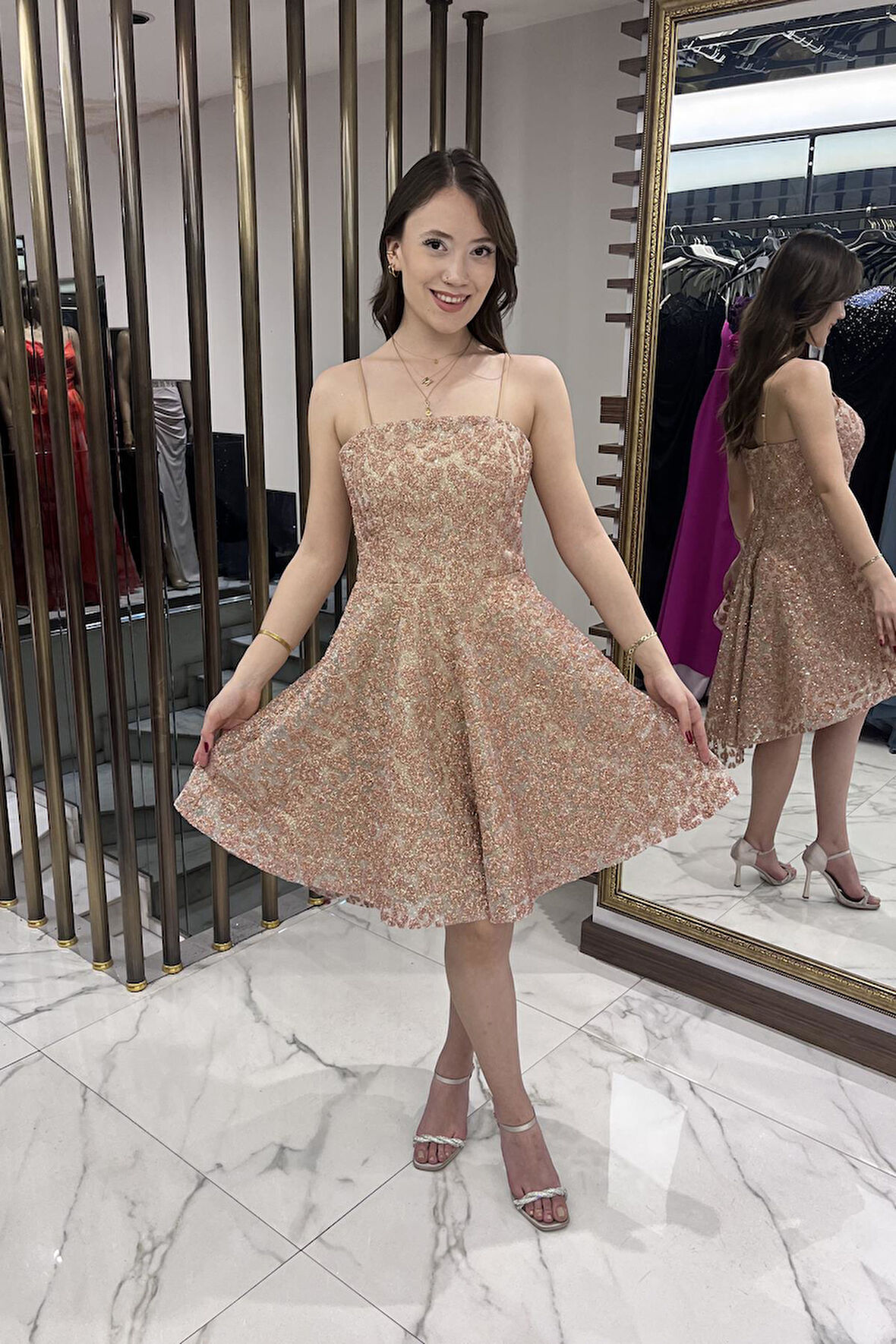 Kadın İp Askılı Astarlı Sim Flok Baskılı Kısa Kloş Elbise