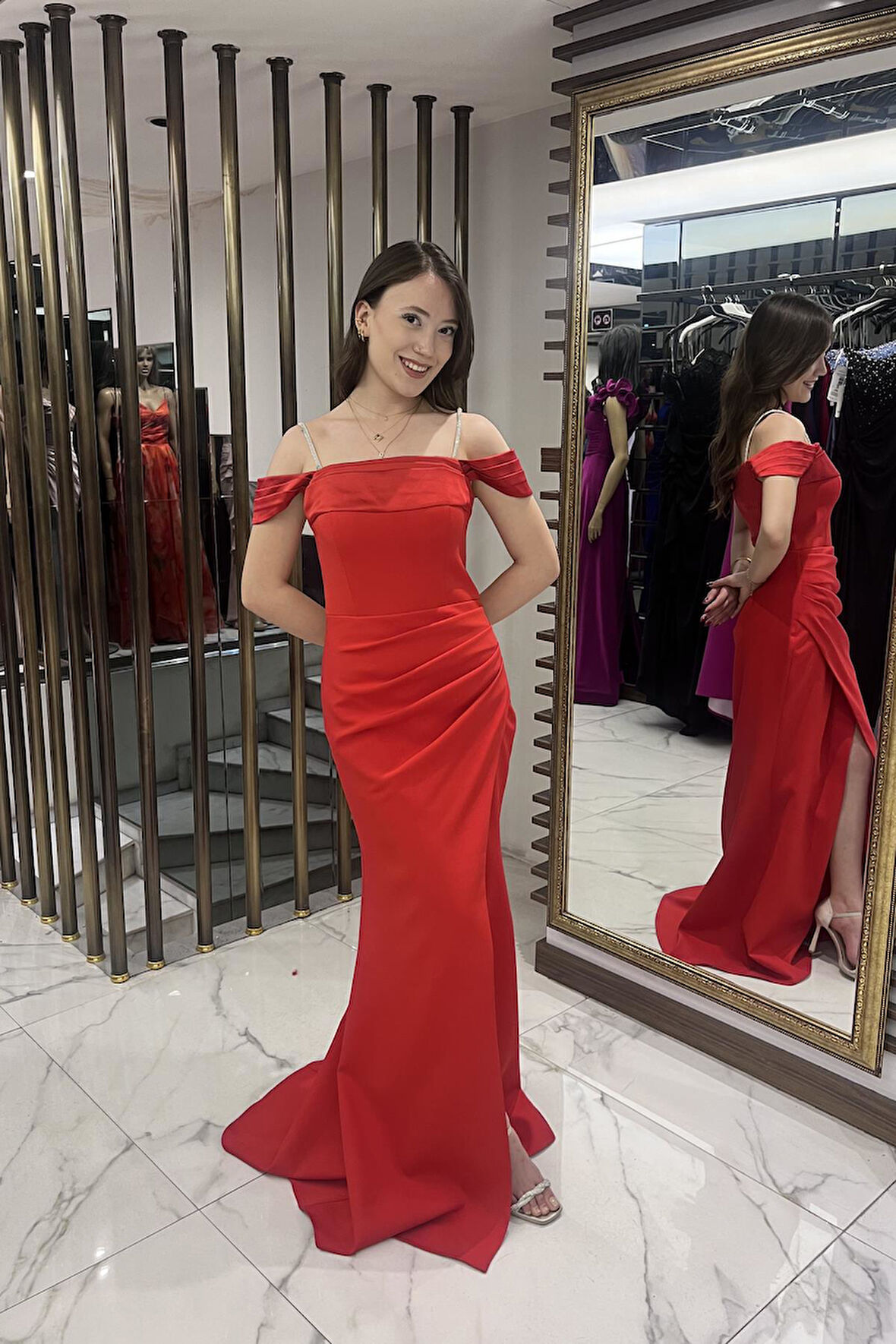 Kadın Taşlı İnce Askılı Düşük Kollu  Saten Madonna Yaka Astarlı Drapeli Double Balık Elbise