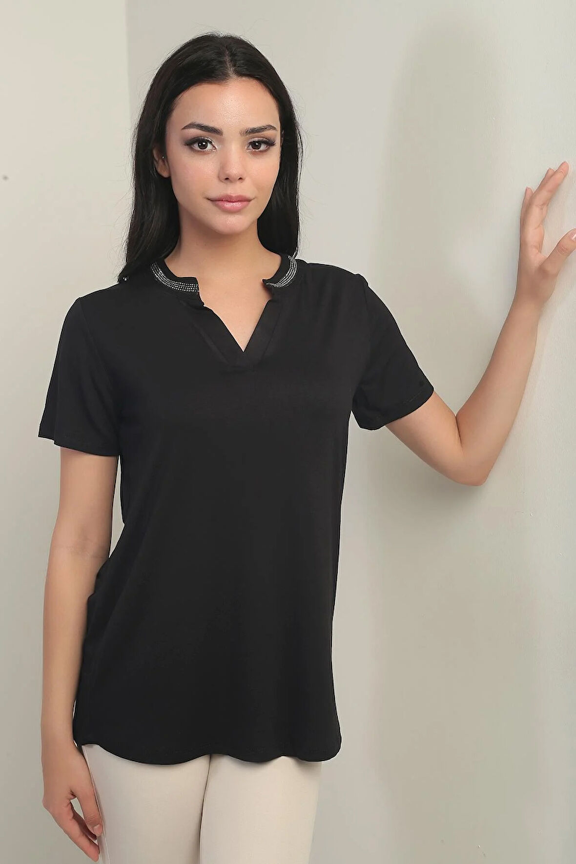 Kadın Yakası Taş Detaylı Likralı Bluz