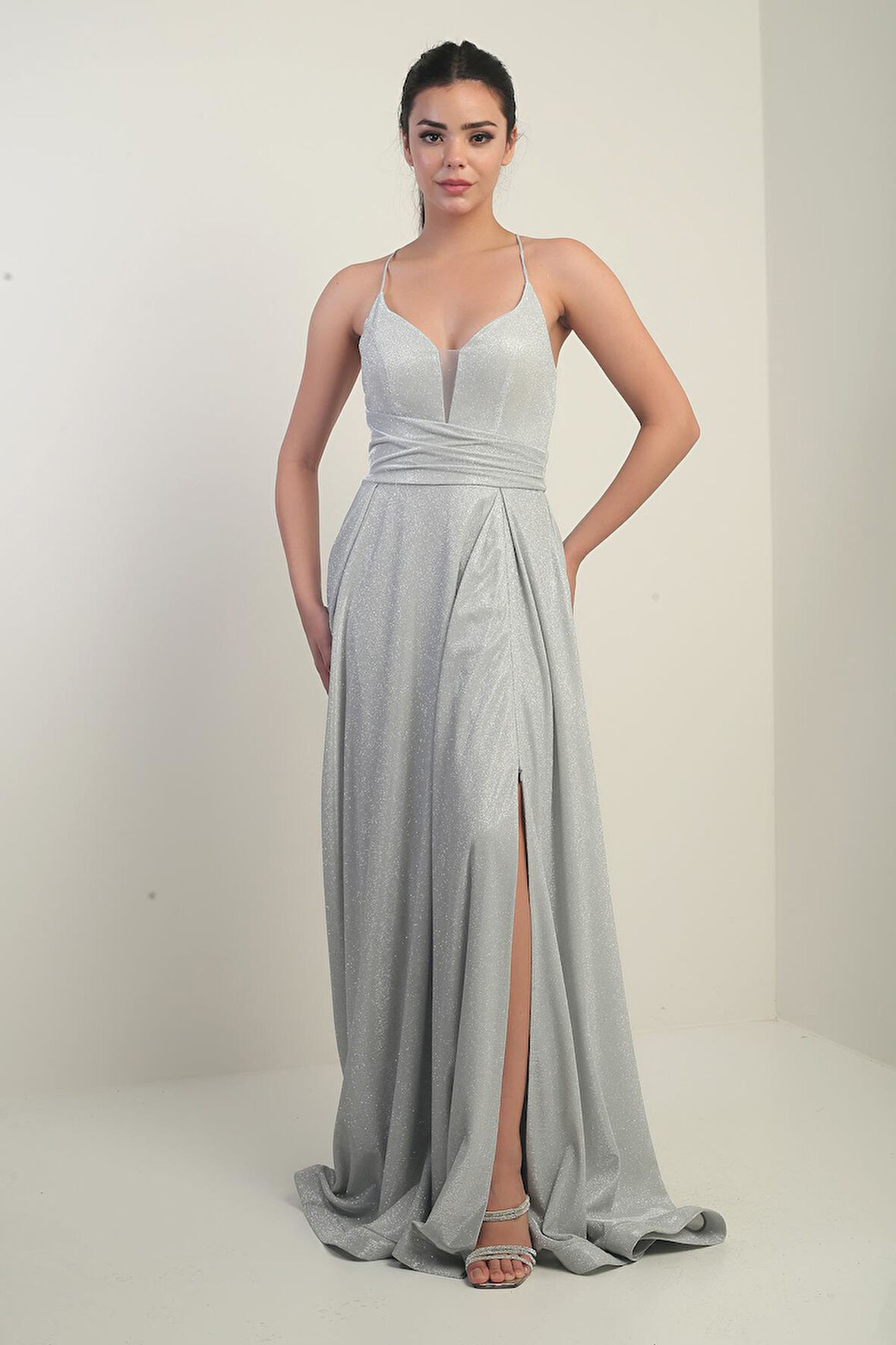 İp Askılı Astarlı Simli Uzun Abiye Elbise