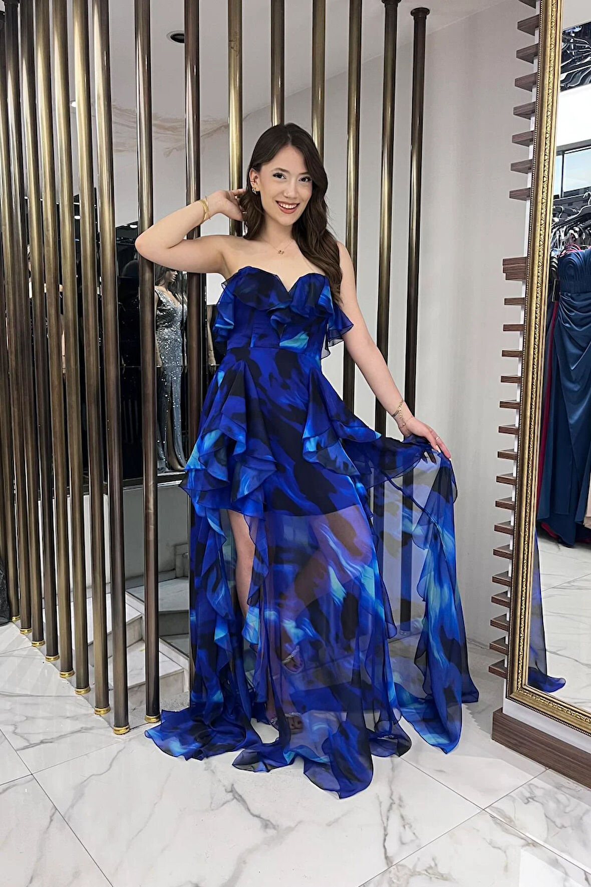 Kadın Straplez Astarlı Büyük Çiçekli Volanlı Şifon Uzun Elbise