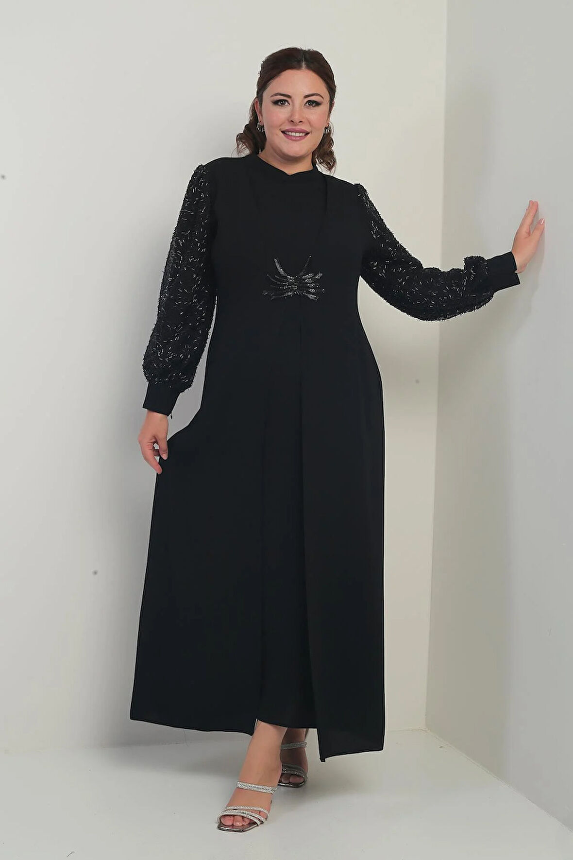 Kadın Kolu Ve Önü Pullu Büyük Beden Uzun Tesettür Elbise