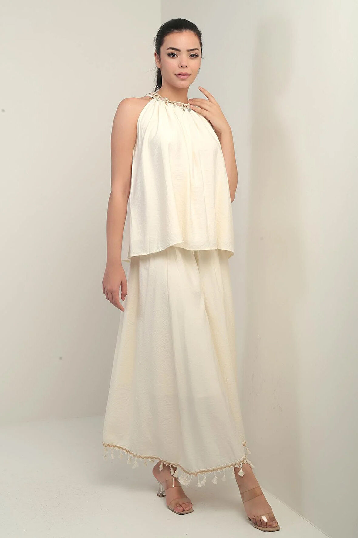 Kadın Boncuklu Halter Yaka Bluz Beli Lastikli Astarlı Püsküllü Etek 2'li Takım