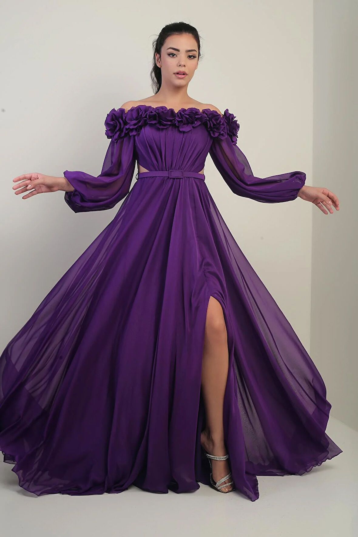 Kadın Çiçekli Madonna Yaka Kemerli Astarlı Şifon Uzun Elbise