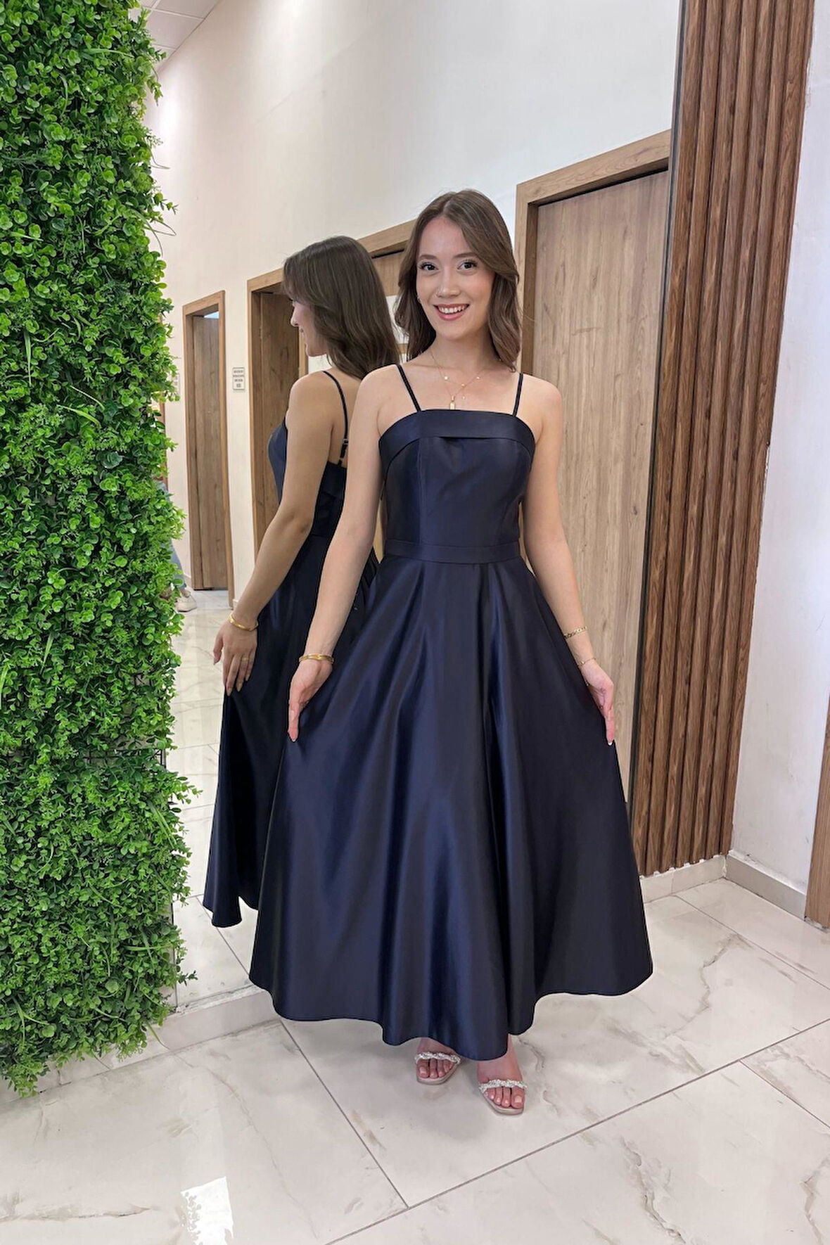 Kadın İnce Askılı Astarlı Cepli Midi Saten Elbise