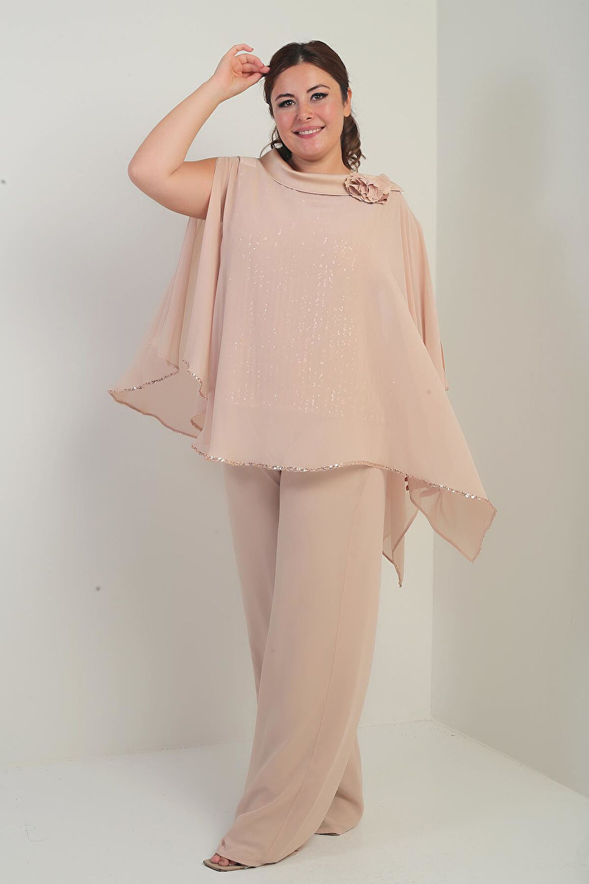 Kadın Yakası Saten Pelerin İçi Pulpayet Kolsuz Bluz Palazzo Pantolon Astarlı Büyük Beden Şifon 3'lü Takım