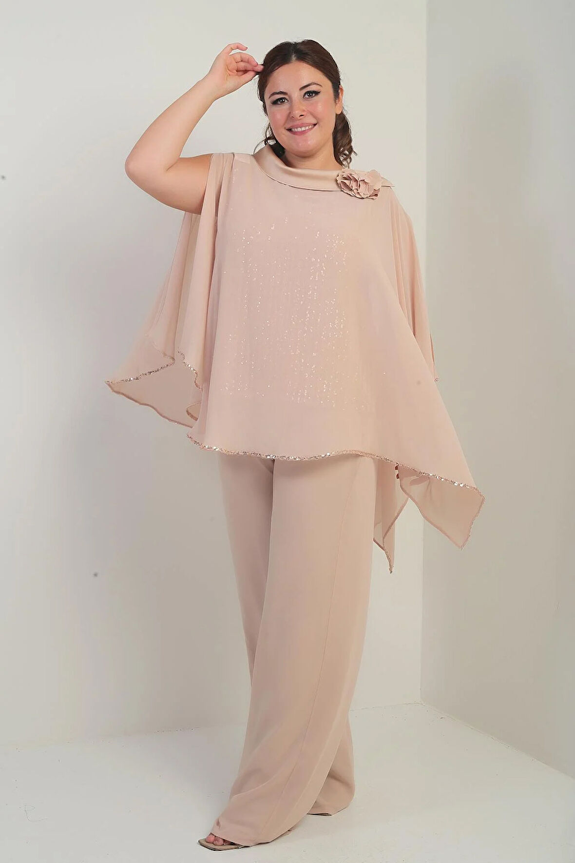 Kadın Yakası Saten Pelerin İçi Pulpayet Kolsuz Bluz Palazzo Pantolon Astarlı Büyük Beden Şifon 3'lü Takım