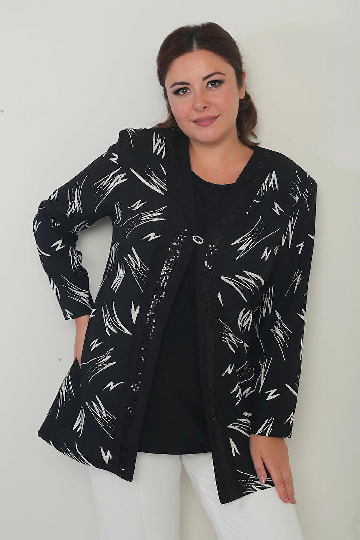 Kadın  İçi Kolsuz Likralı Bluz Önü Şerit Pu Detaylı Desenli Krep Ceket Büyük Beden 2'li Takım