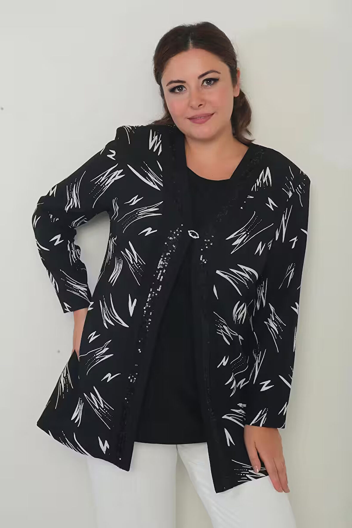 Kadın  İçi Kolsuz Likralı Bluz Önü Şerit Pu Detaylı Desenli Krep Ceket Büyük Beden 2'li Takım