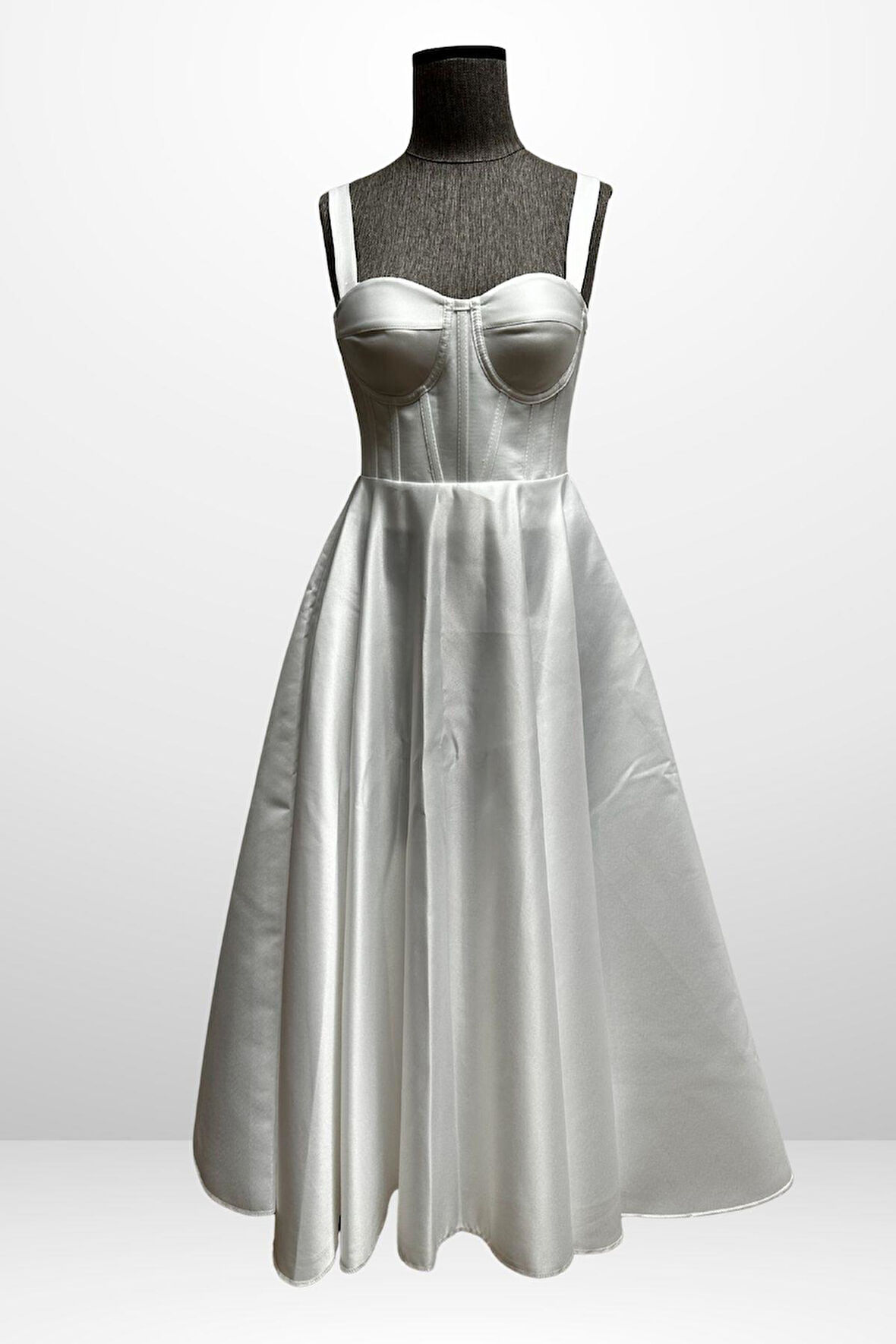 Kadın Askılı Sırtı İpli Korsajlı Saten Kloş Midi Elbise