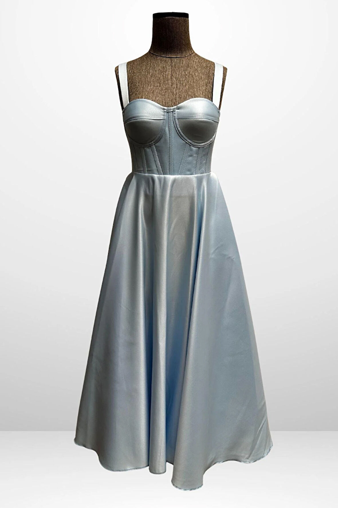 Kadın Askılı Sırtı İpli Korsajlı Saten Kloş Midi Elbise