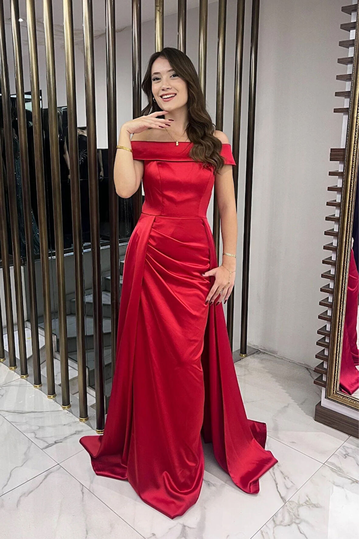 Kadın Madonna Yaka Önü Büzgülü Astarlı Pelerinli Saten Uzun Elbise