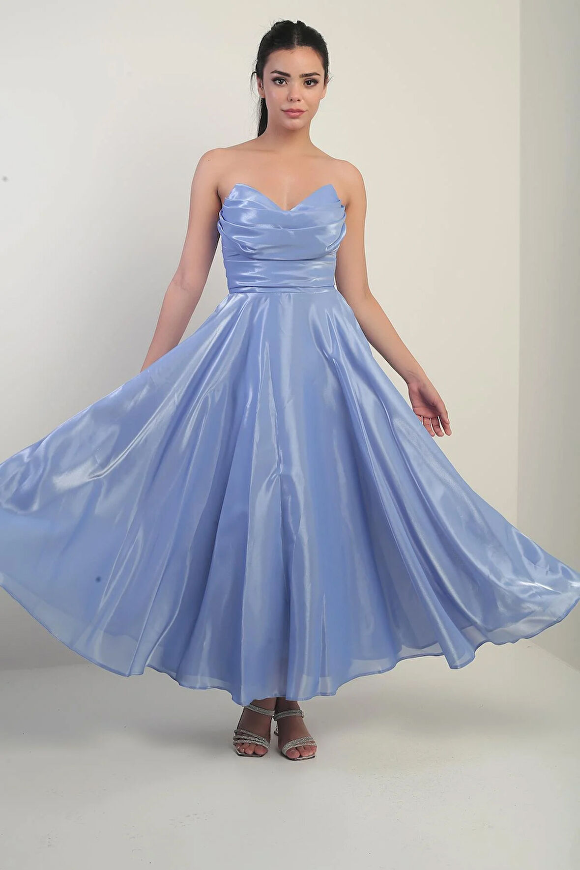 Kadın Degaje Straplez Yaka Astarlı Organze Saten Midi Elbise