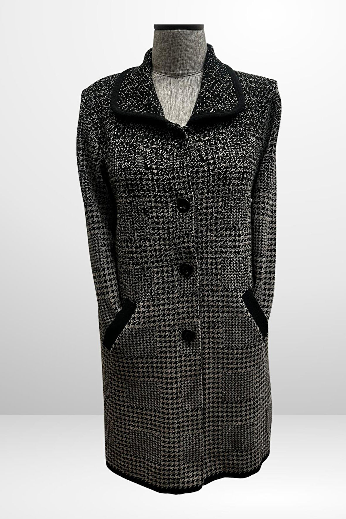 Kadın Önü Düğmeli Kazayağı Desenli Cepli Büyük Beden Triko Kaban