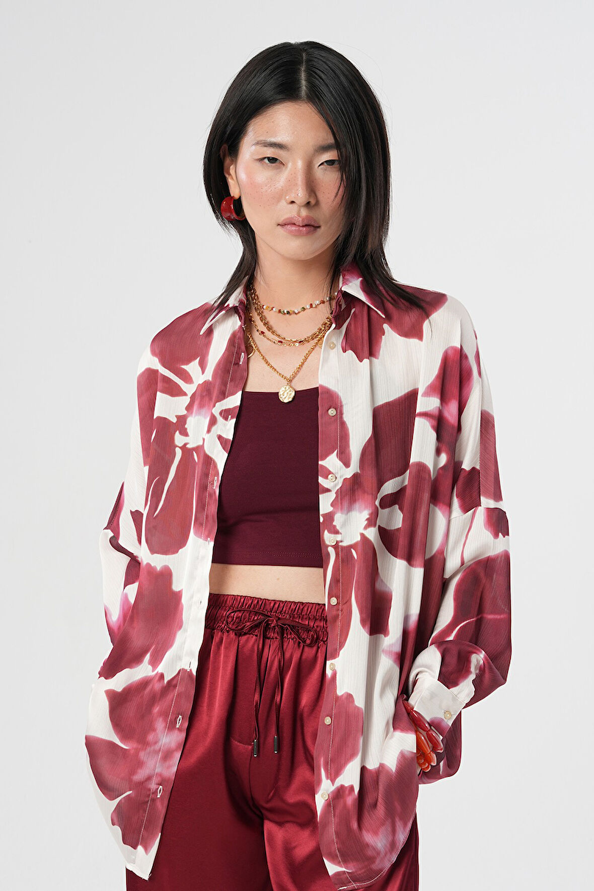 KADIN BÜYÜK ÇİÇEK DESENLİ OVERSİZE GÖMLEK