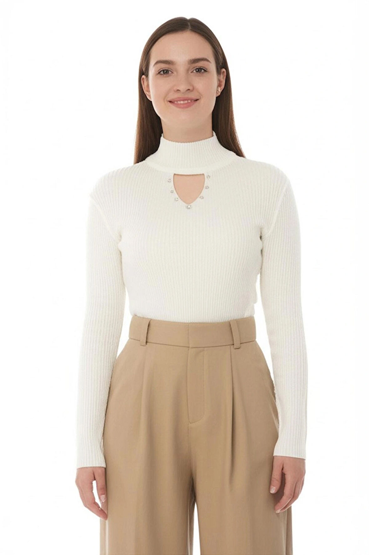 Kadın Kışlık Yarım Yakalı ve Taşlı Yaka Açıklığı Bulunan Bedene Oturan Örme Triko Badi Kazak