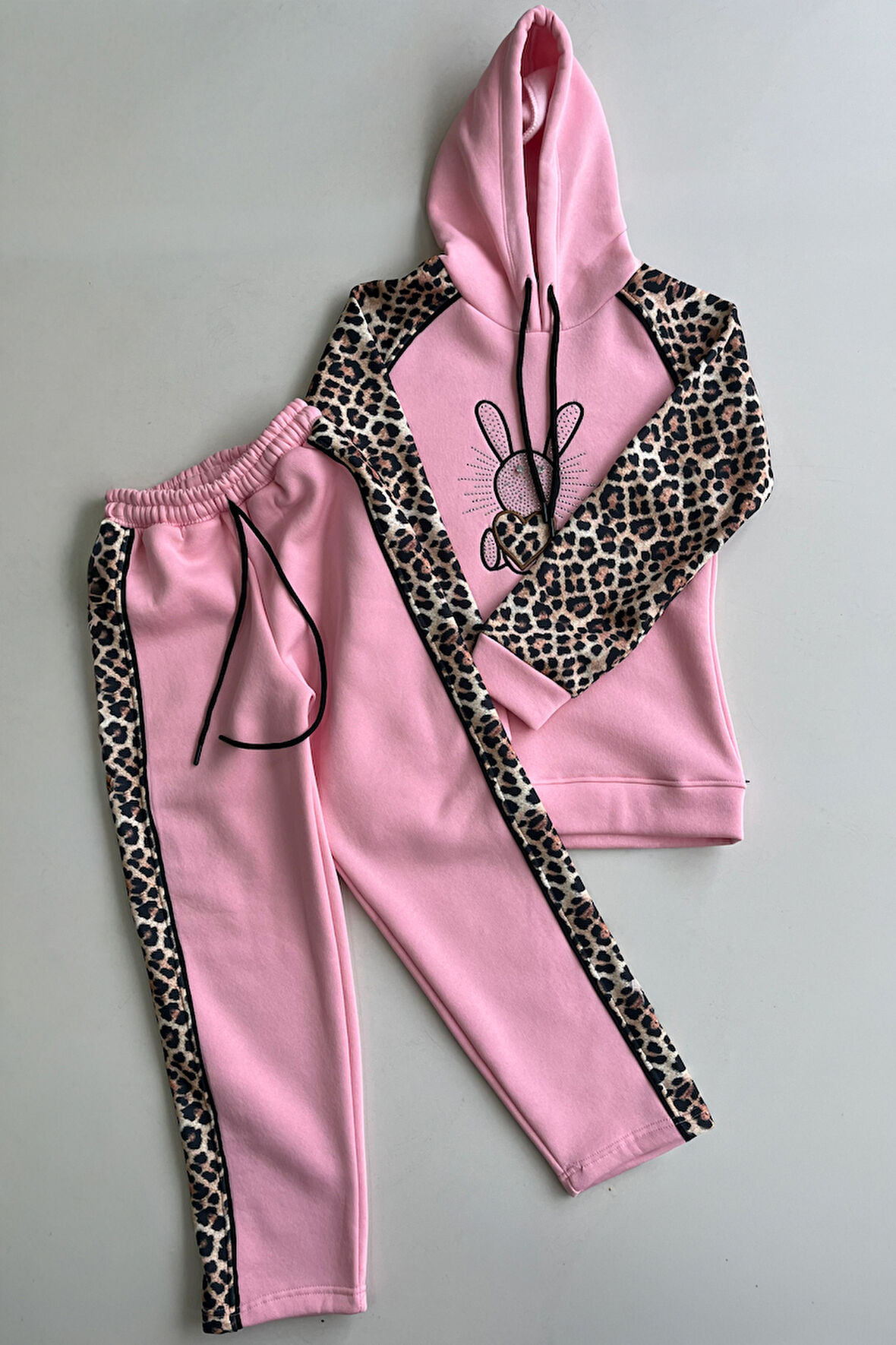 Kız Çocuk 3 İplik Alt-Üst Takım Kapüşonlu Rotasyon Desenli Nakış ve Taş Baskılı 12311