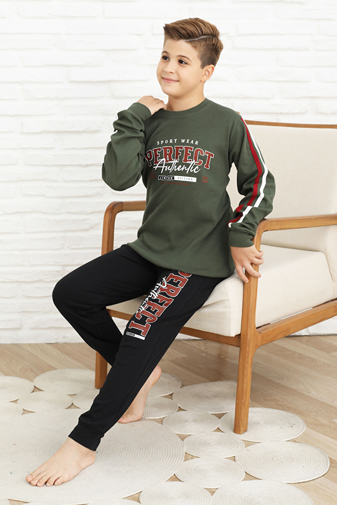 Erkek Çocuk Kolları Şeritli %100 Pamuk İnterlok Kumaş Pijama Takımı 12351