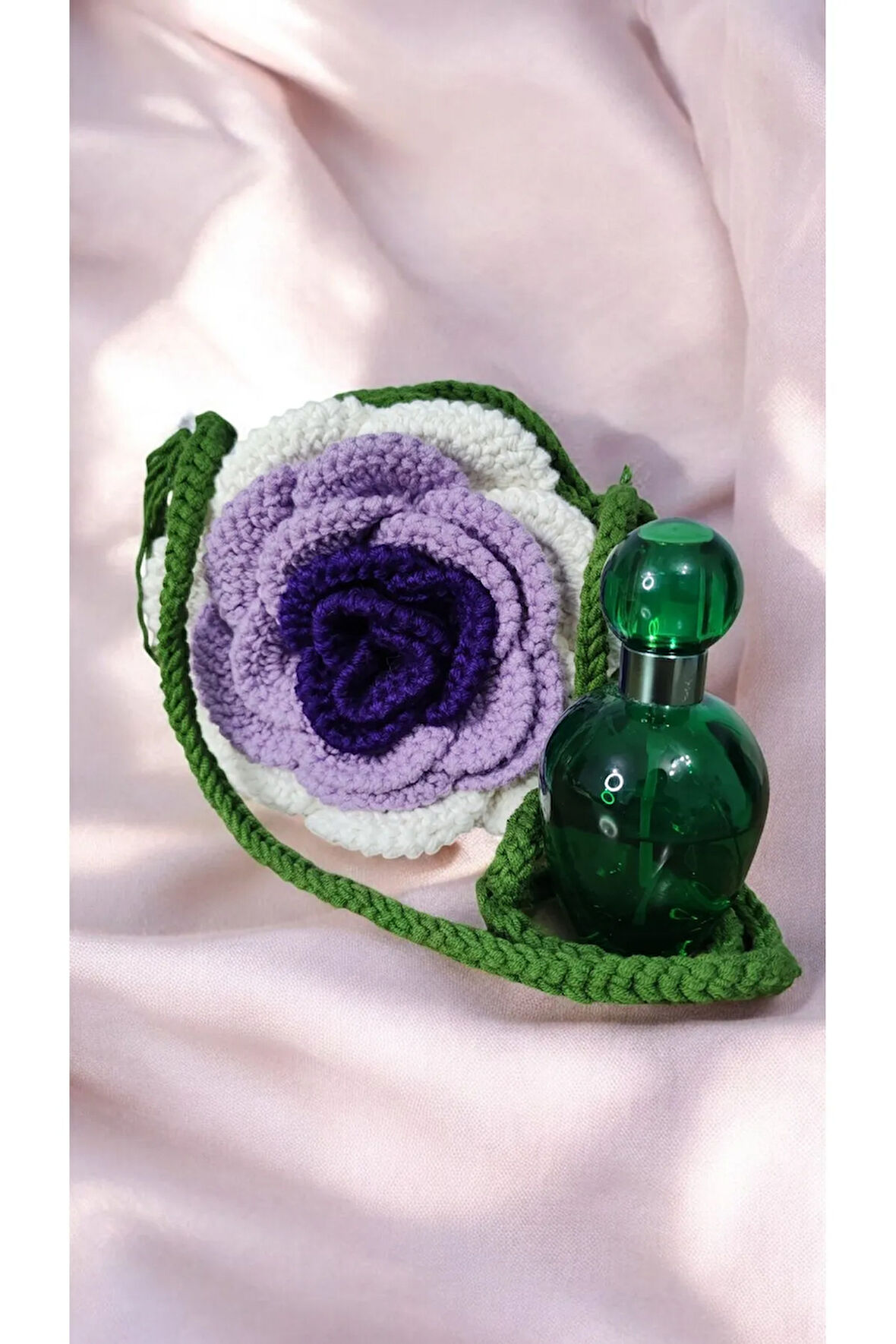 El Yapımı Yuvarlak Mor Çiçek Desenli Küçük Omuz Çantası