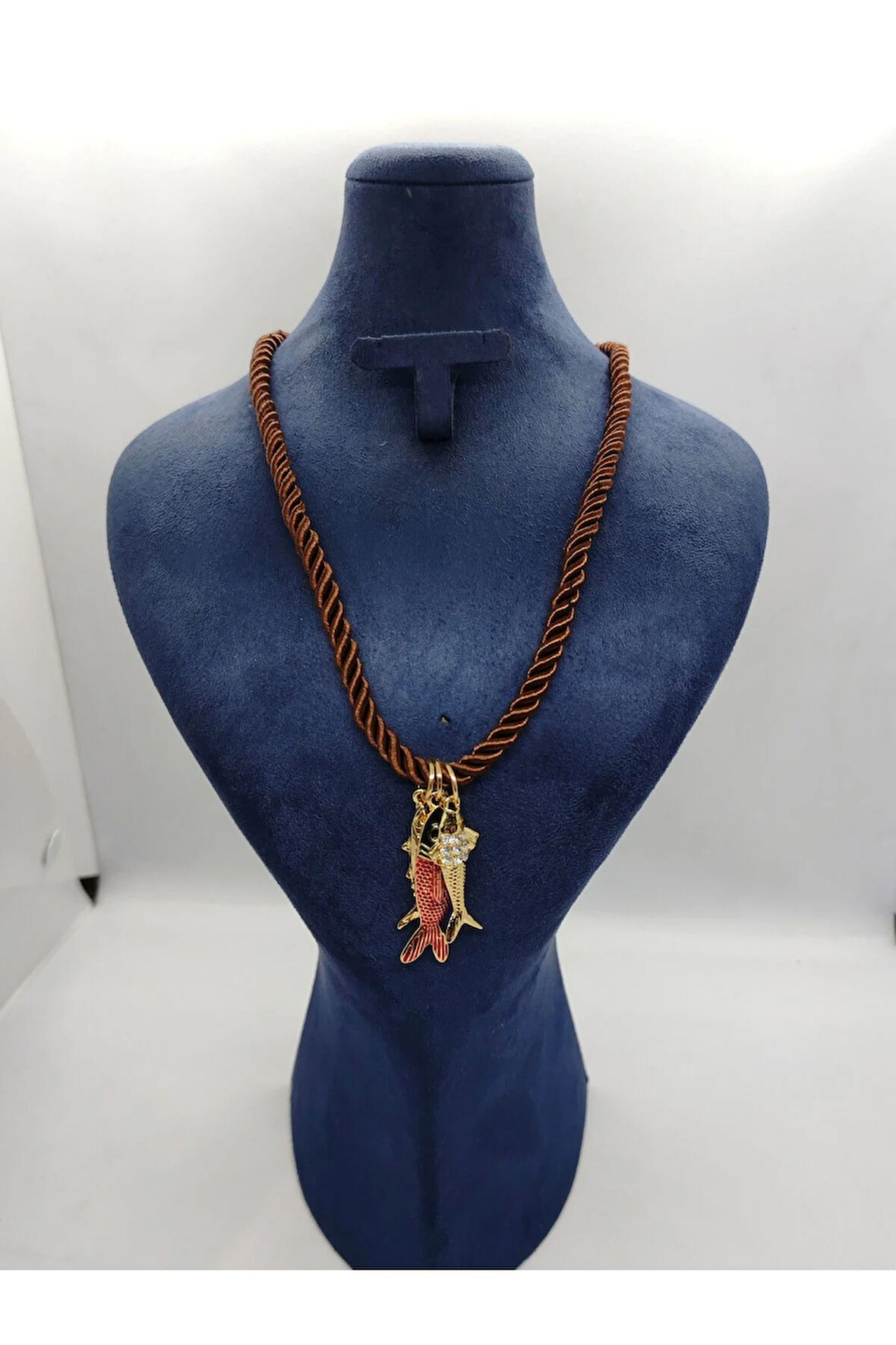 Örgü İpli Balık figürlü Kolye