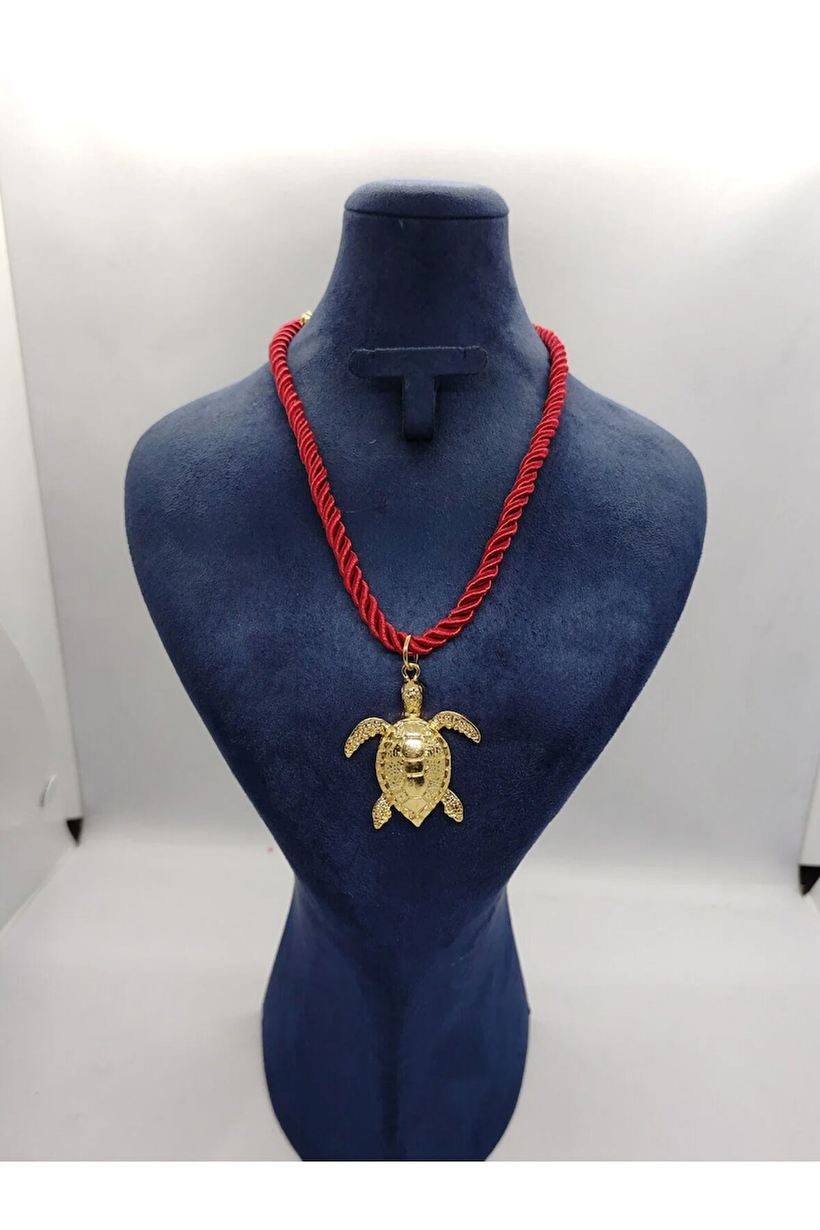 Örgü İpli Kaplumbağa Figürlü Kolye