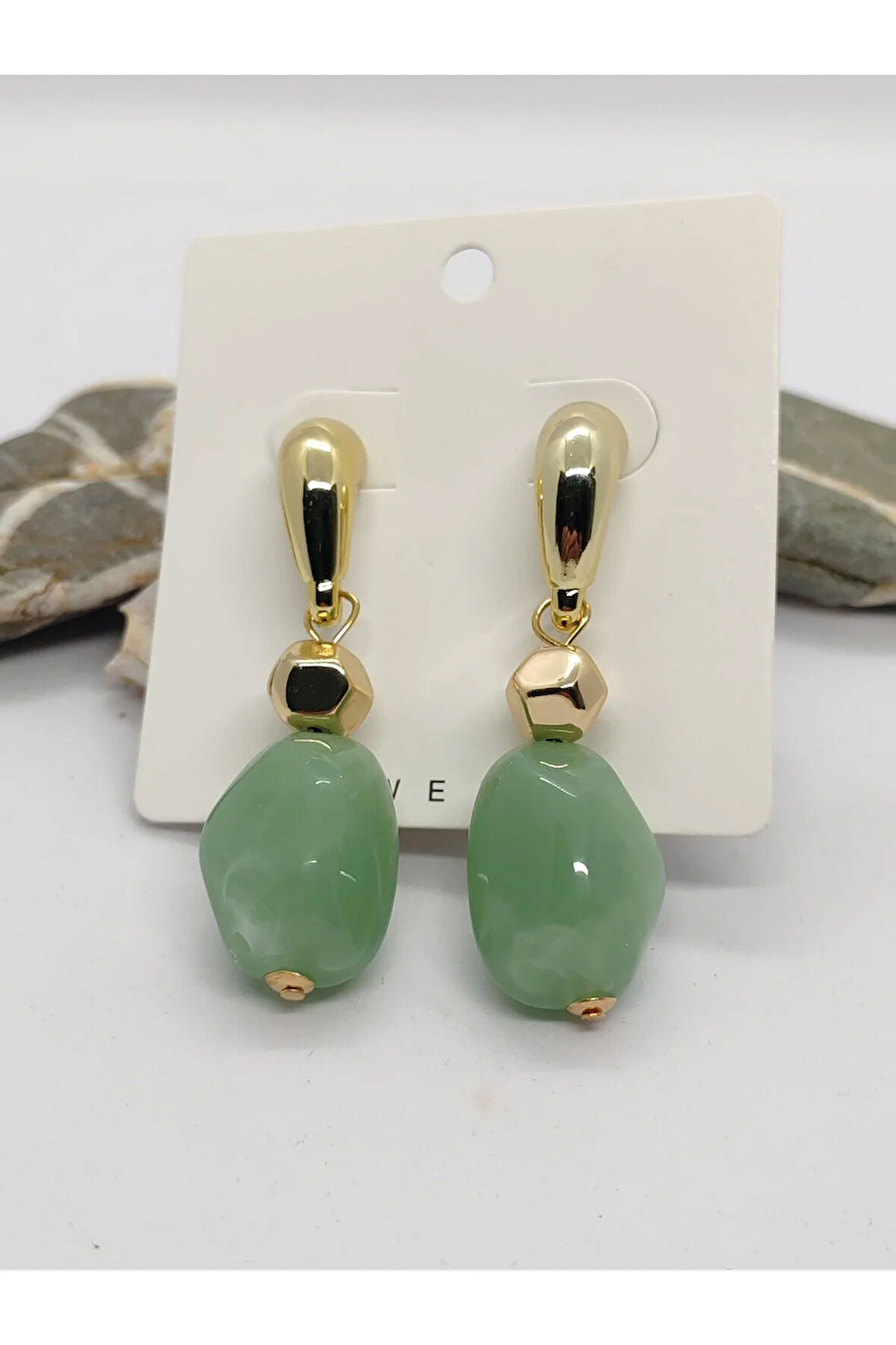 Çelik Sallantılı Doğal Taşlı Yeşil Küpe