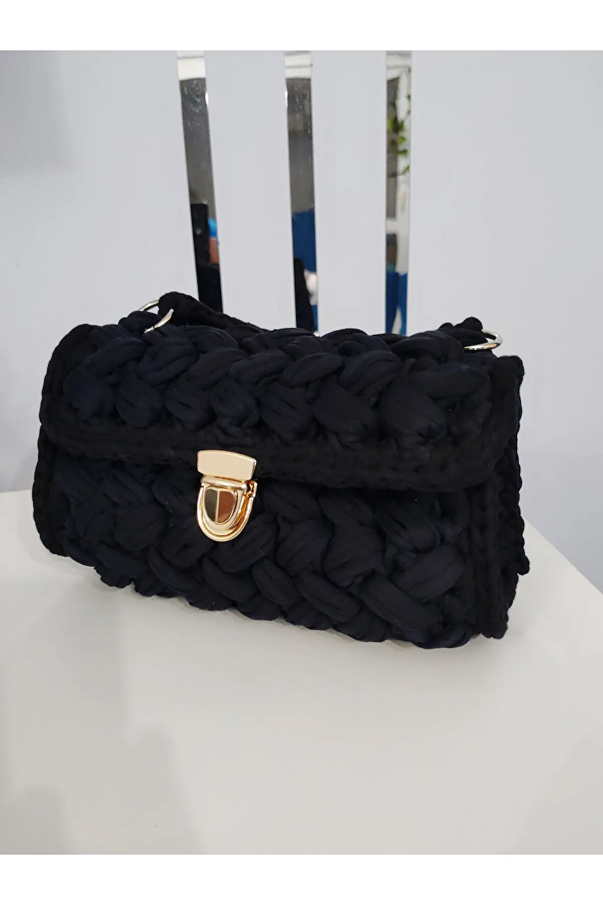 El Yapımı Orta Boy Siyah Laci Renk El Çantası