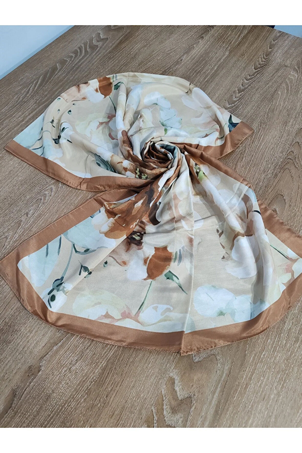 Çiçek Desenli Pamuk Şal Kahverengi