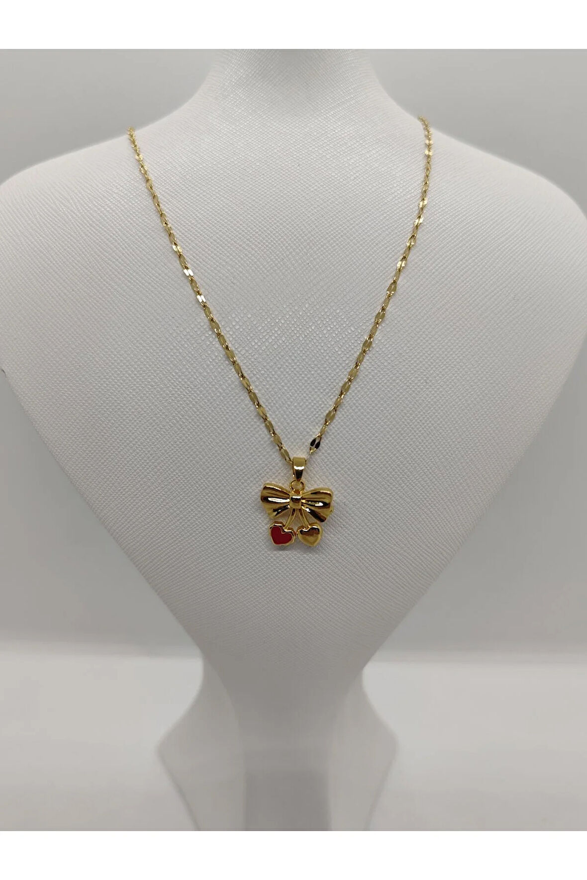 Kalpli Kurdela Figürlü Çelik Kolye Gold